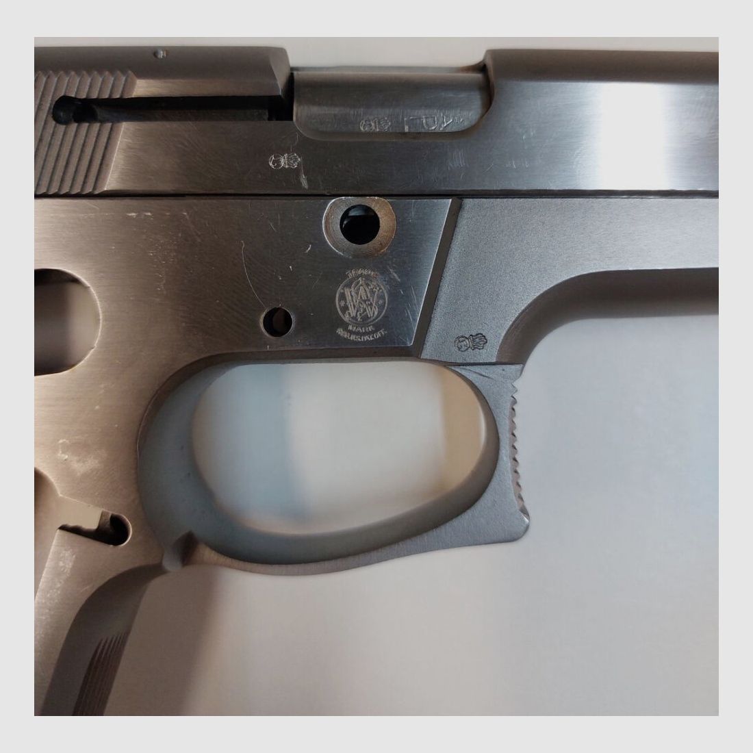 Smith & Wesson Defekt Pistole Smith & Wesson Mod.659 im Kaliber 9x19 (Bestehend aus Lauf,Verschluss,Griffstück)