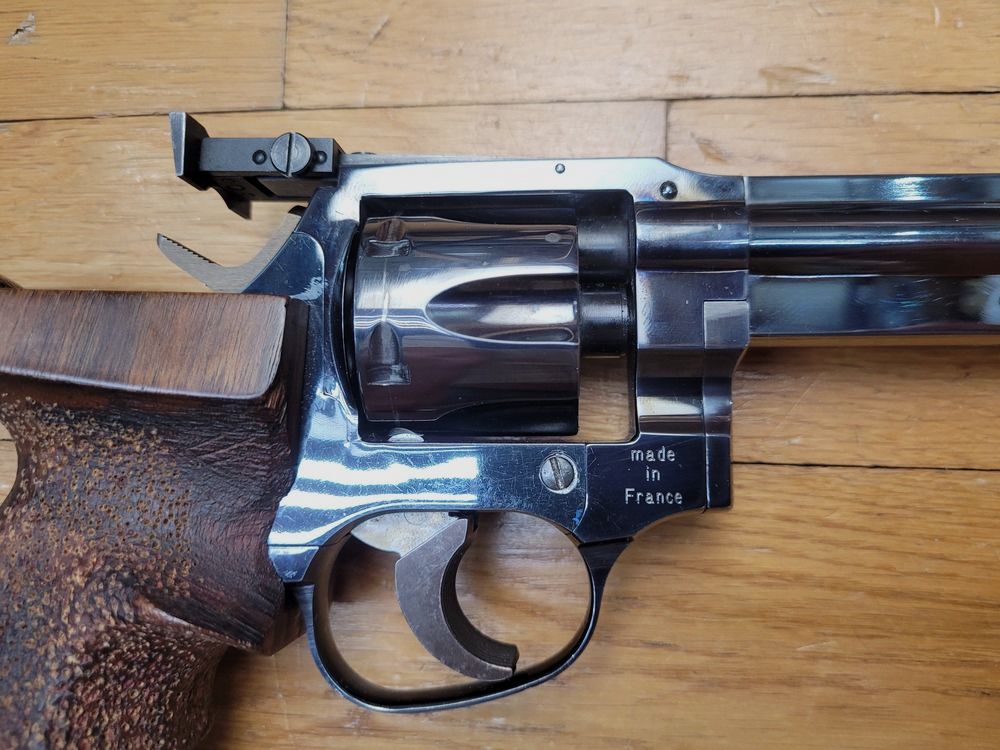 Selten und sehr schöner Wettkampf-Revolver Manurhin – Legendärer MR32 MATCH der 2. Serie – 6 Schuss – Kal. 32SWL – mit gutem Gegengewicht Manurhin – Sammlerstück dazu! – Top Zustand! -TBE++, Bild 21 von 23