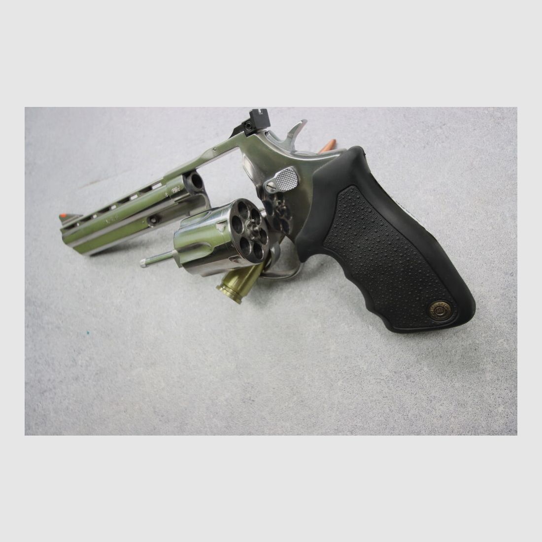 Taurus 689