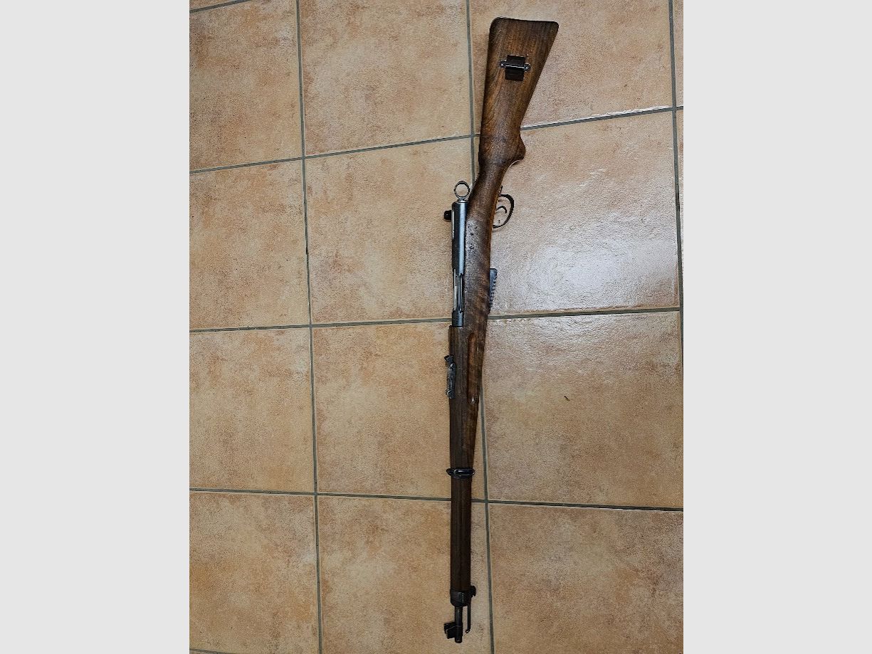 Steyr Mannlicher M95 8x56 – Historical repeating rifle with straight pull bolt, very good condition from estate.