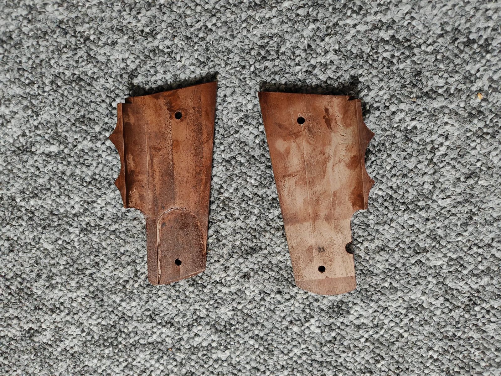 Combat Griffschale aus Holz für Colt 1911 (mit ein wenig Bearbeitung auch für Umarex 1911 oder andere Schreckschuss-Derivate geeignet)