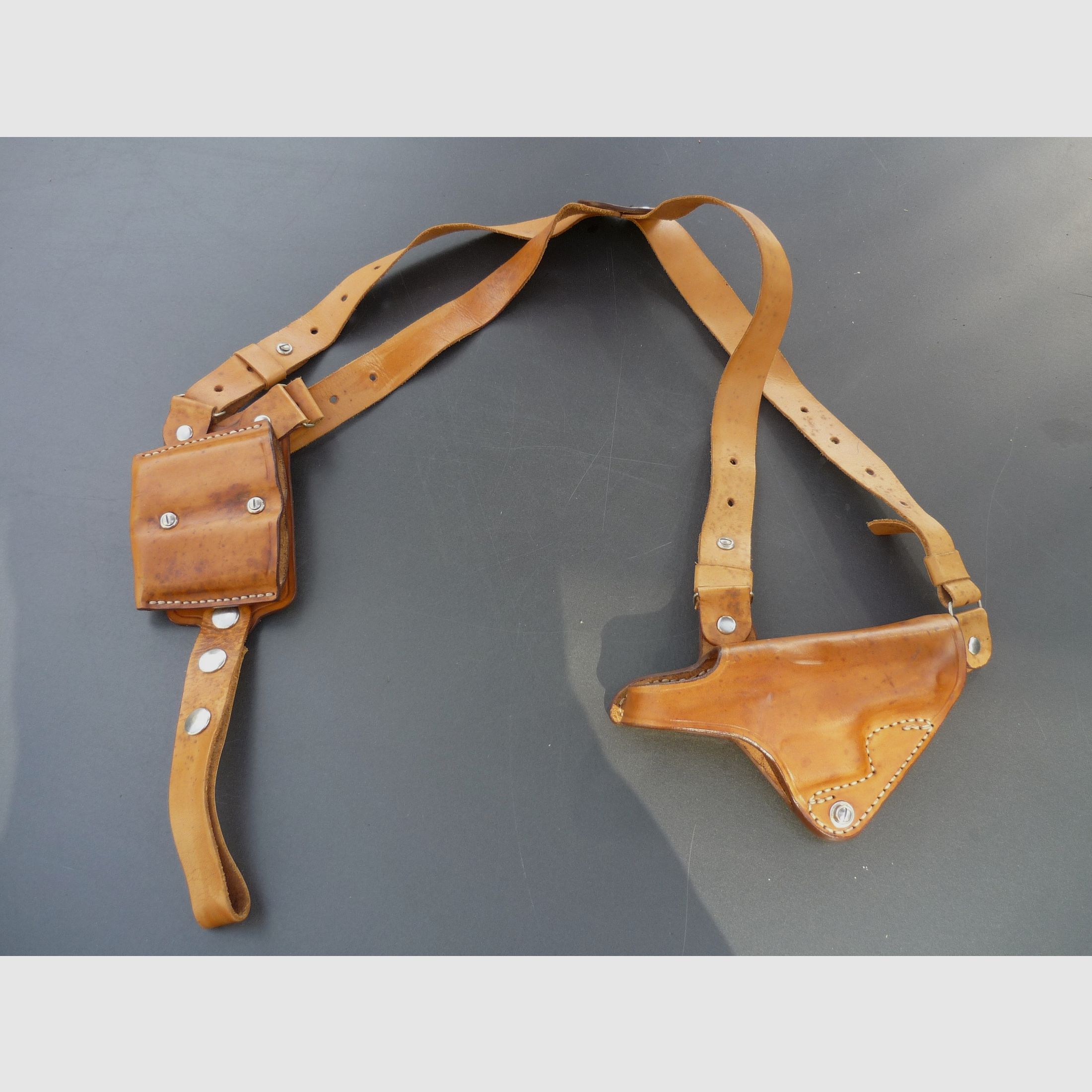 HKDesign Holster Art. Nr. 028 Schulterholster mit abknöpfbarer Mag. Tasche für SIG 226   - Rechtshänder - 2.Wahl