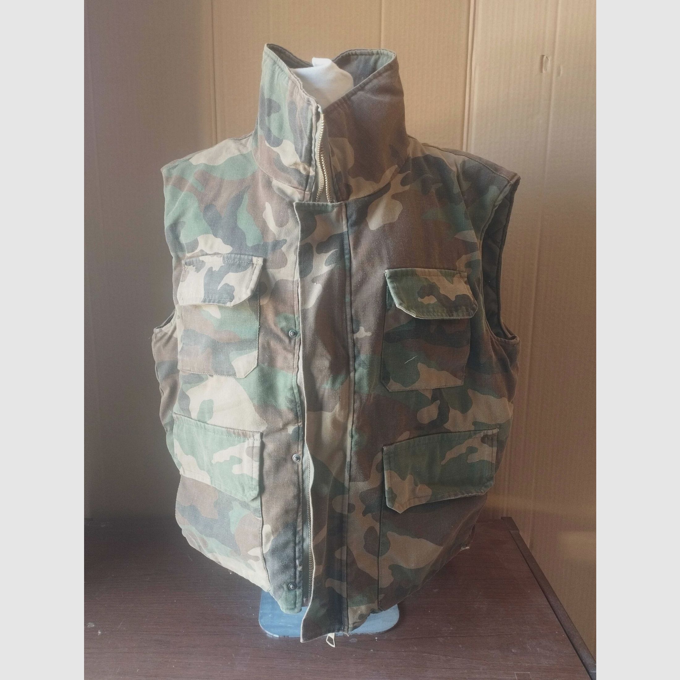 MILITARY CAMOUFLAGE PADDING VEST 4 POCKETS USED SIZE 48, image 3 of 7