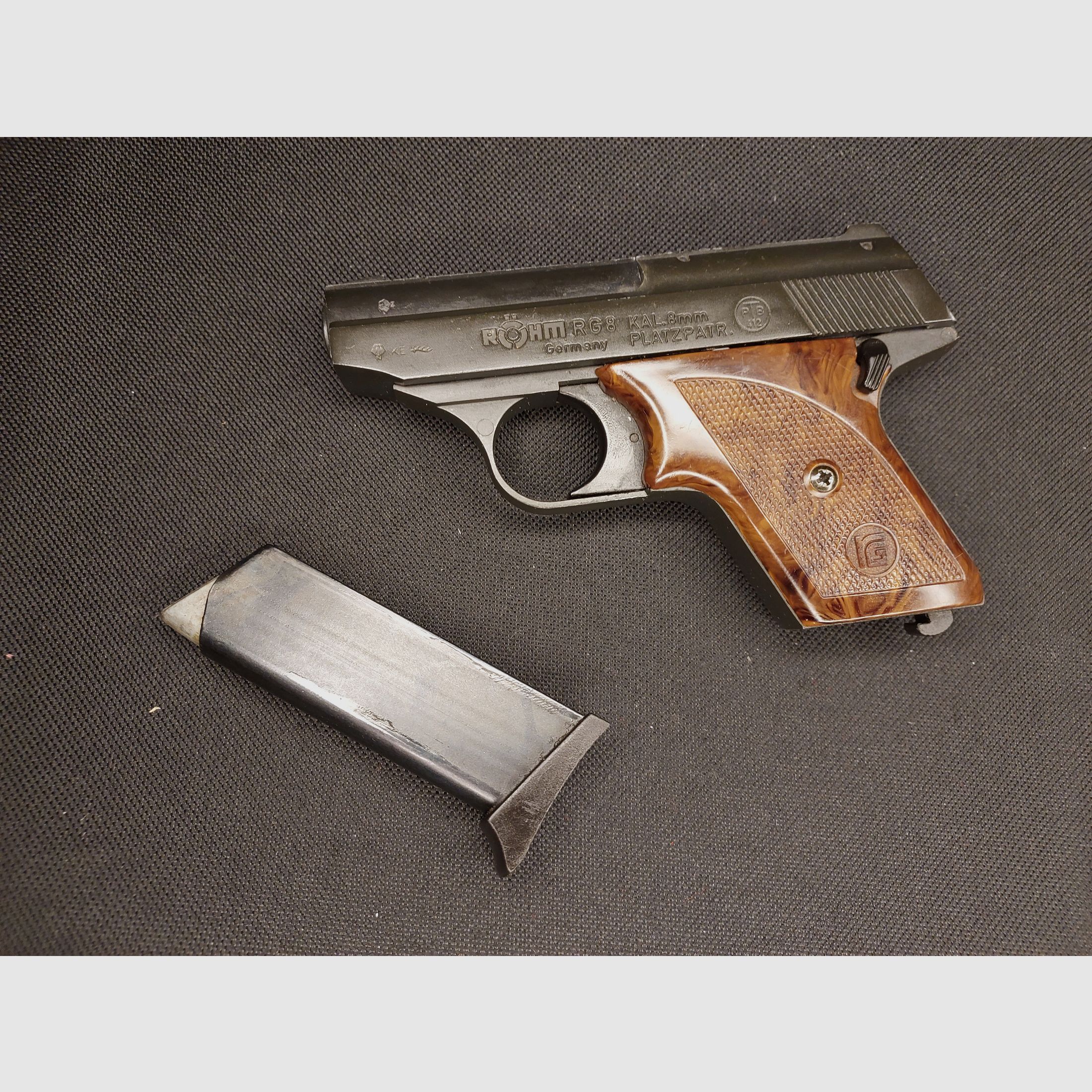 Röhm RG8 / RG 8 pistolet alarmowy 8 mm K. PTB 412 z pudełkiem i akcesoriami, zdjęcie 3 z 5