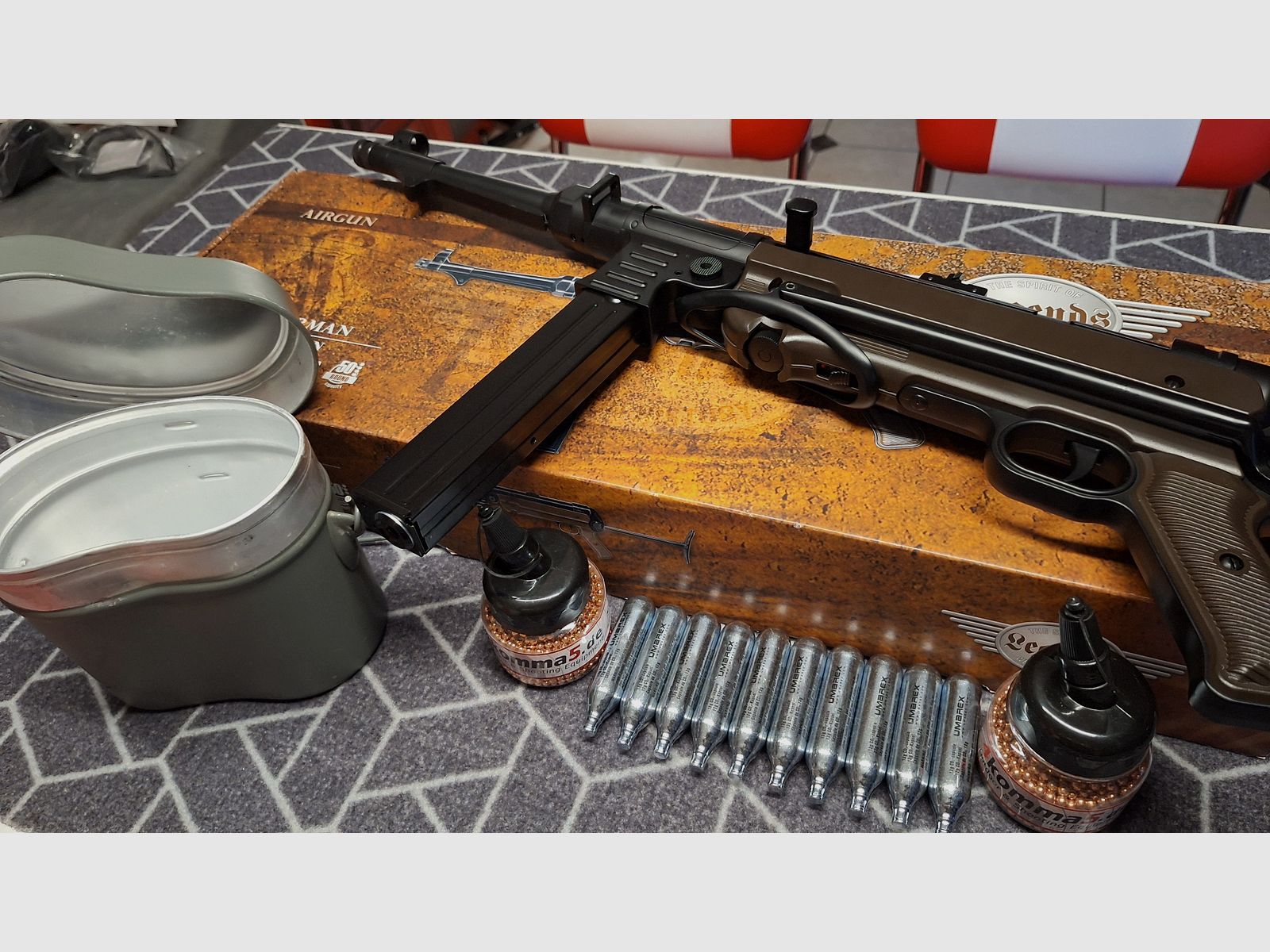 Légendes MP40 - 4,5 mm acier BB Co2 - Tout en métal ! Avec CO2 + munitions + Henkelmann !