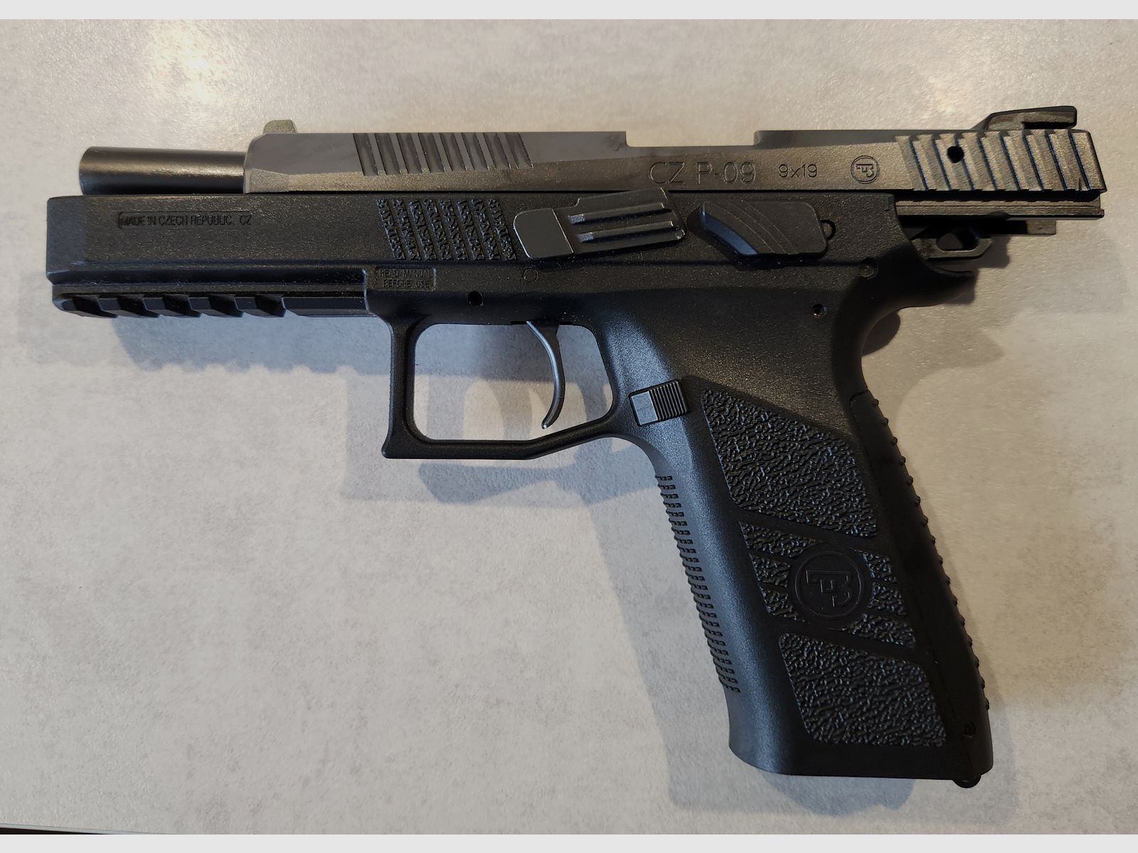 Neue CZ P09 und Munition