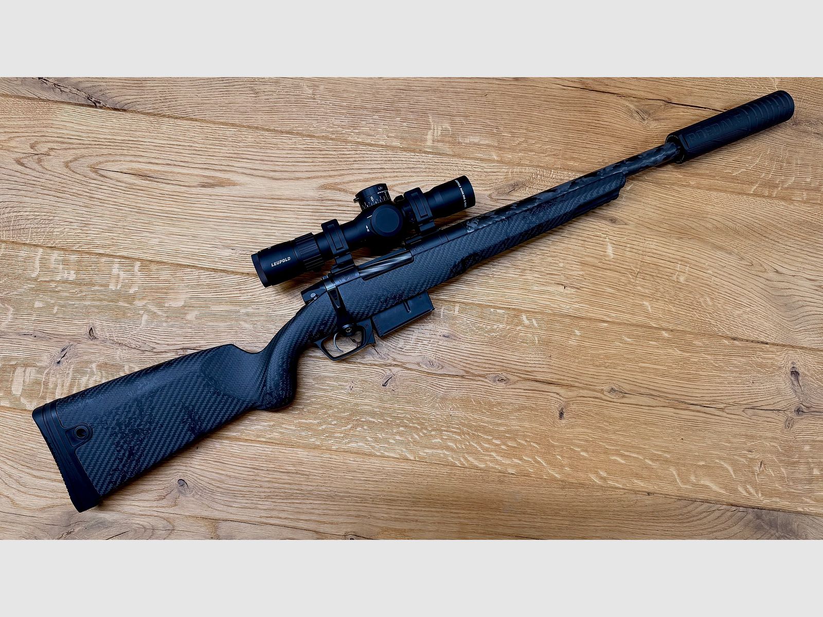 Gunwerks Skunkwerks „The Pygmy" / .308 Win. / Carbono / Leupold Mark 5HD / Roedale Ti42 / Einzelstück