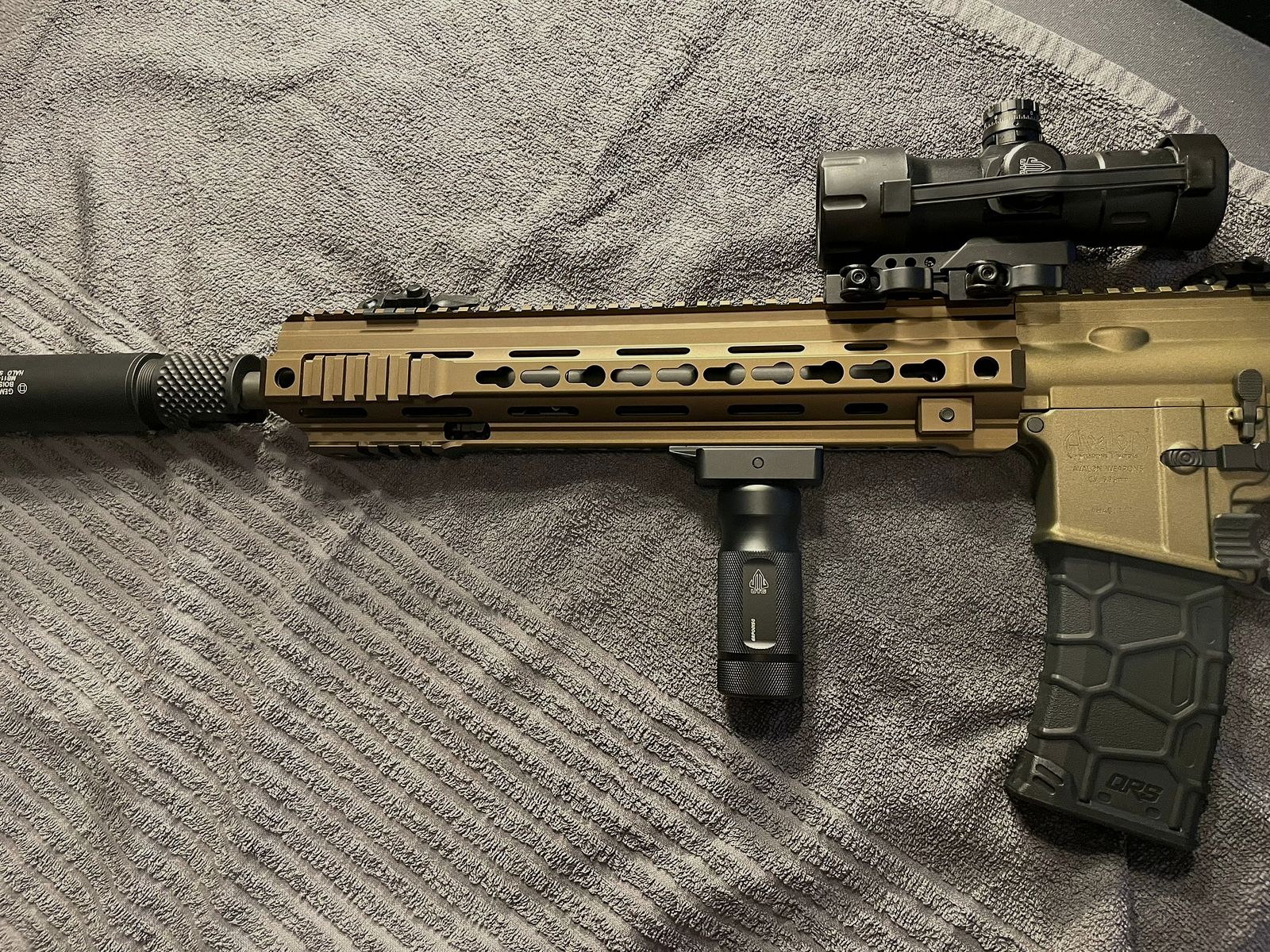 VFC Avalon Calibur Carbine Deluxe Vollmetall S-Aeg 6mm BB Tan 1,4 Joule