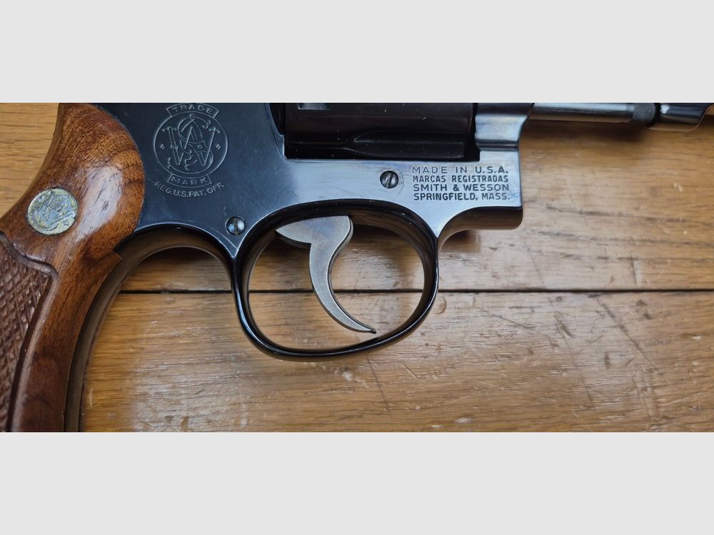 Bellissimo revolver Smith&Wesson Model 13-2 – Cal. .357 Magnum in carcassa K – Discendente del Military and Police in una versione a canna pesante – Arma "Pinned e recessed" del 1978 – Arma da polizia e versatile per eccellenza – Condizioni quasi perfette – TBE++/TBE+++, immagine 6 di 26