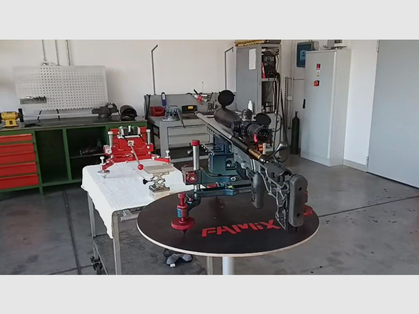 REST TRIPOD die neuesten Modelle FAMIX KJ 3 / FAMIX KJ 4 STAND FÜR GEWEHRE STATIV