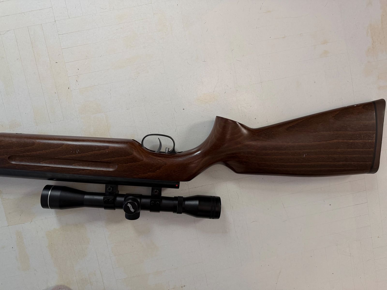 Weihrauch HW 35 K 4,5 mm / .177 – Walther 4x32 ZF + Schalldämpfer, Bild 5 von 5