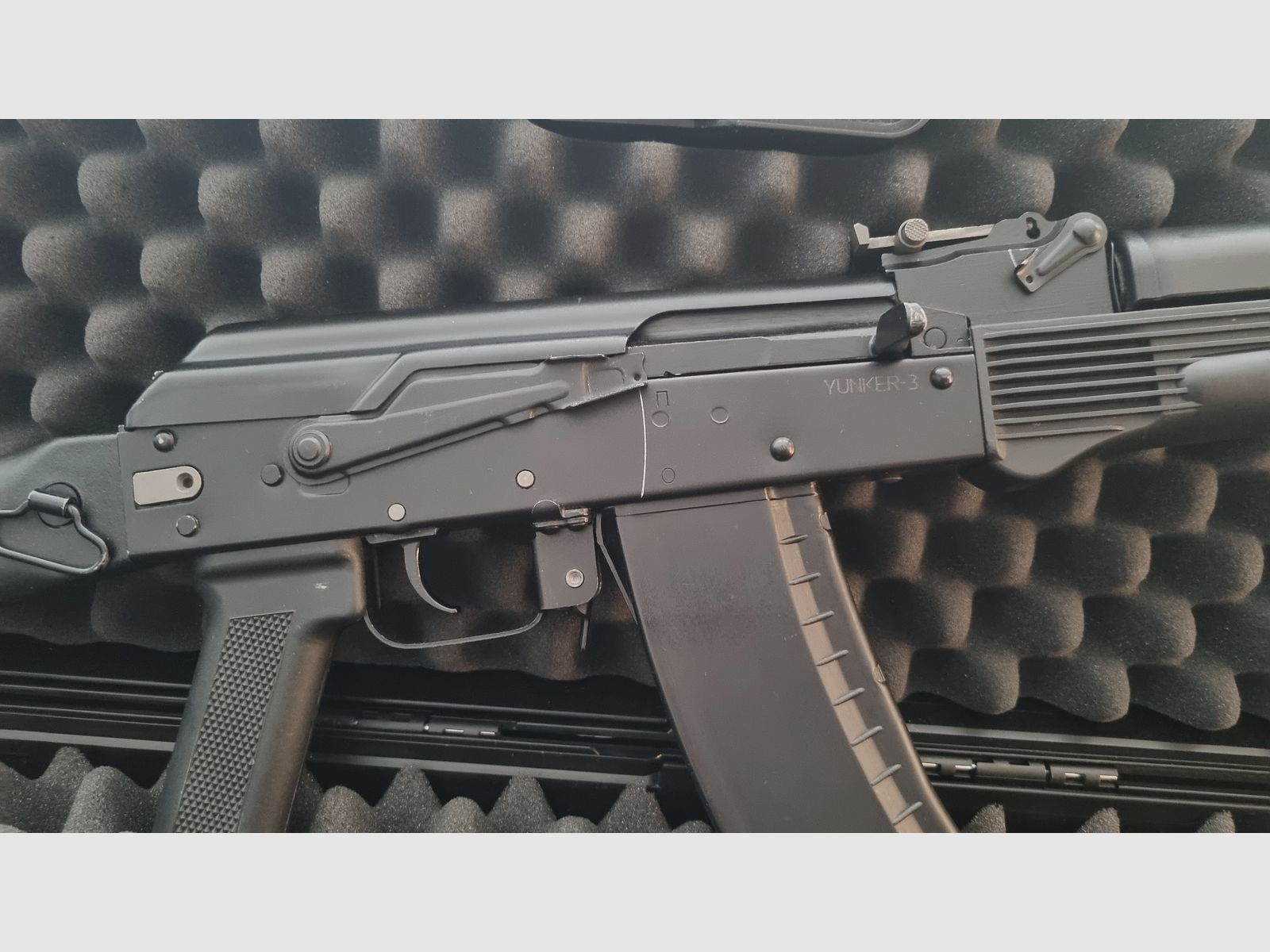 Izhmash YUNKER 3  (AK-74M)  Russische CO2 luchtgeweer uit originele onderdelen