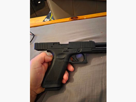 Glock 17 Gen5 Airsoft von Umarex/VFC mit F im Fünfeck