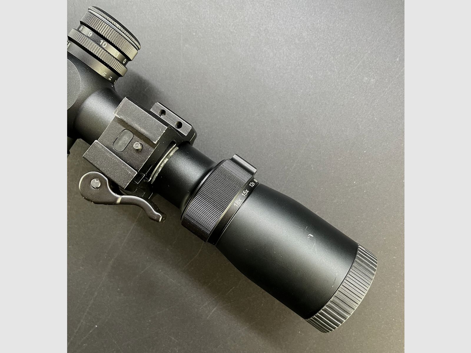 Aussteller FOCUS In Sight 3-18x56 #4 30mm Parallax mit Ringmontage