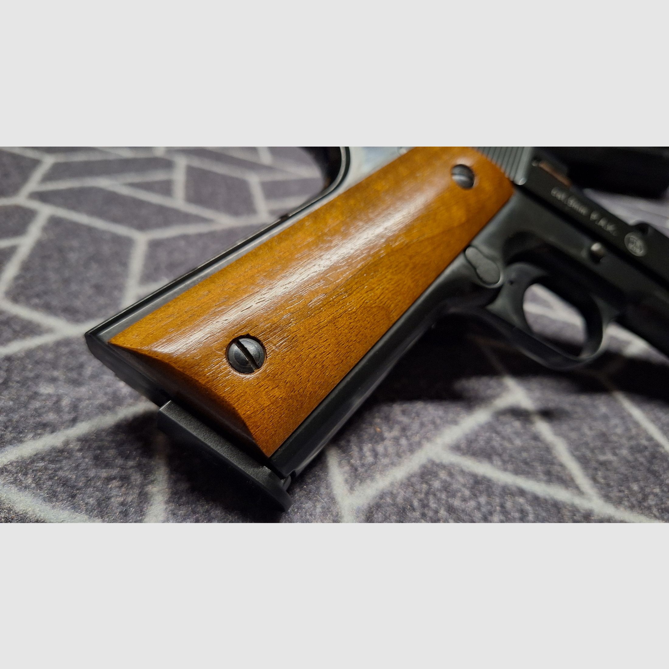 Colt Government 1911 A1 SRS pistol black wooden grips 9 mm P.A.K. new!