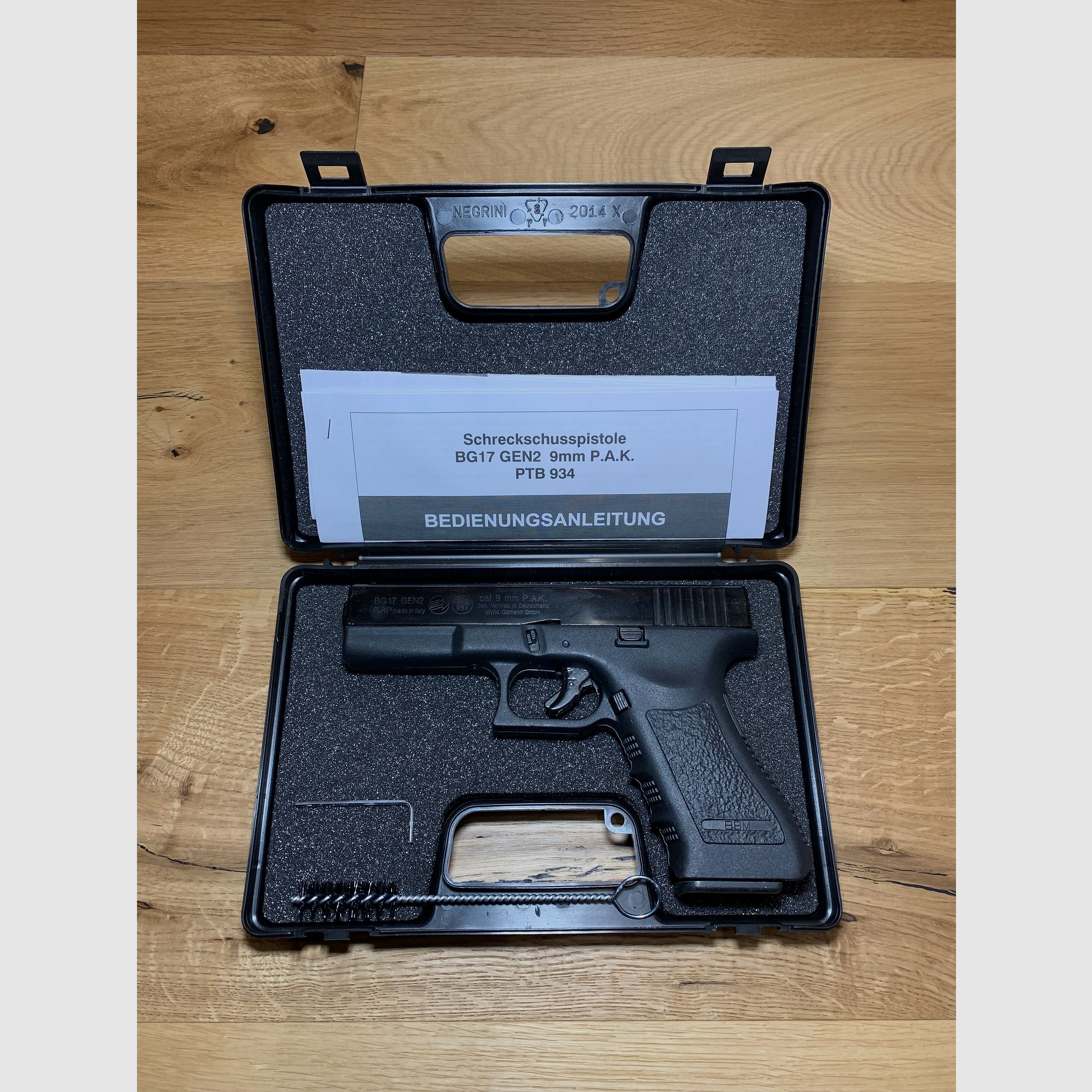 Glock BG 17 GEN2 9mm P.A.K. signal pistol