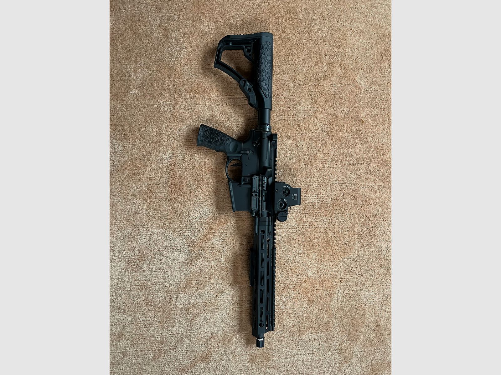 Daniel Defense DDM4V7S Full Equipment