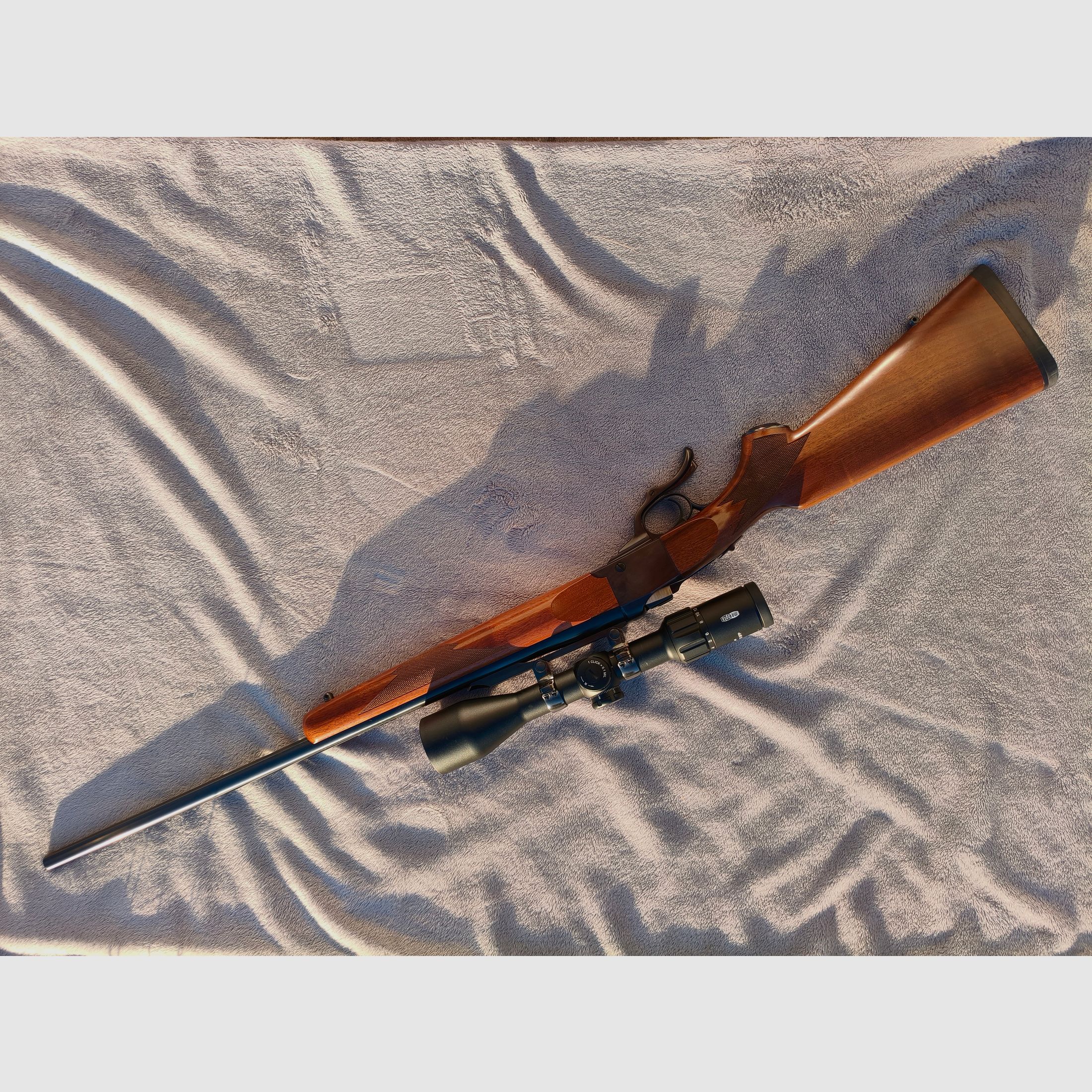 BLOCKBÜCHSE RUGER #1 (No. 1) .243 WIN Komplettpaket mit MEOPTA 3-15x50