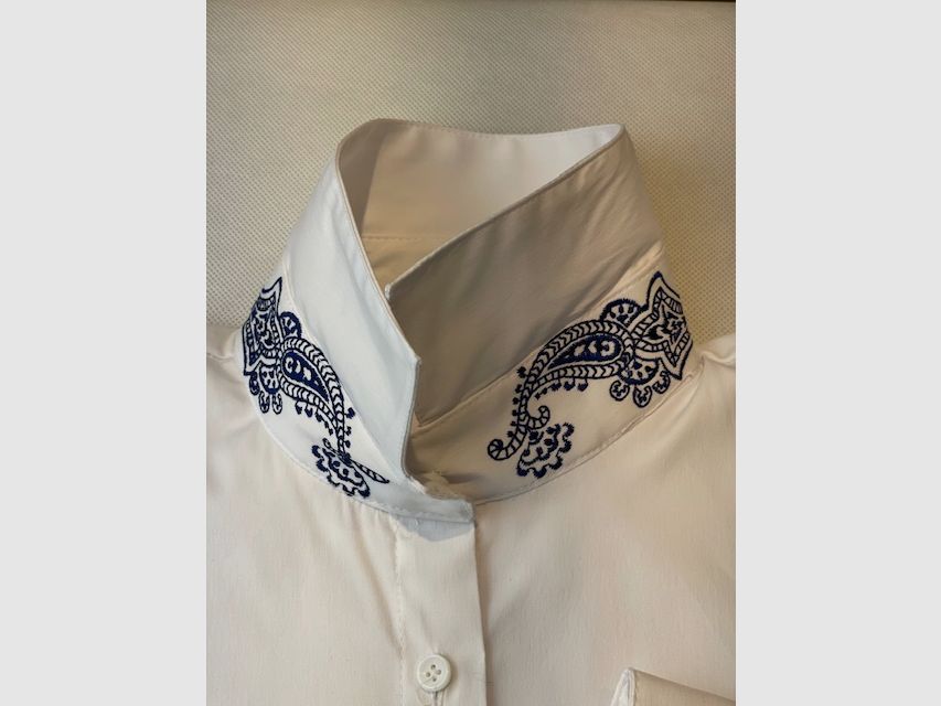 Blusa Wallmann con ricamo paisley in blu scuro, immagine 2 di 2