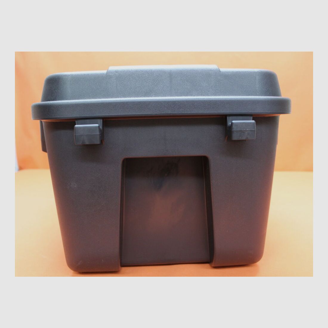 Plano Plano Large Sportsmen Black Trunk w/Wheels: Scatola per utensili in polimero nera circa 96/46/36cm, immagine 7 di 8