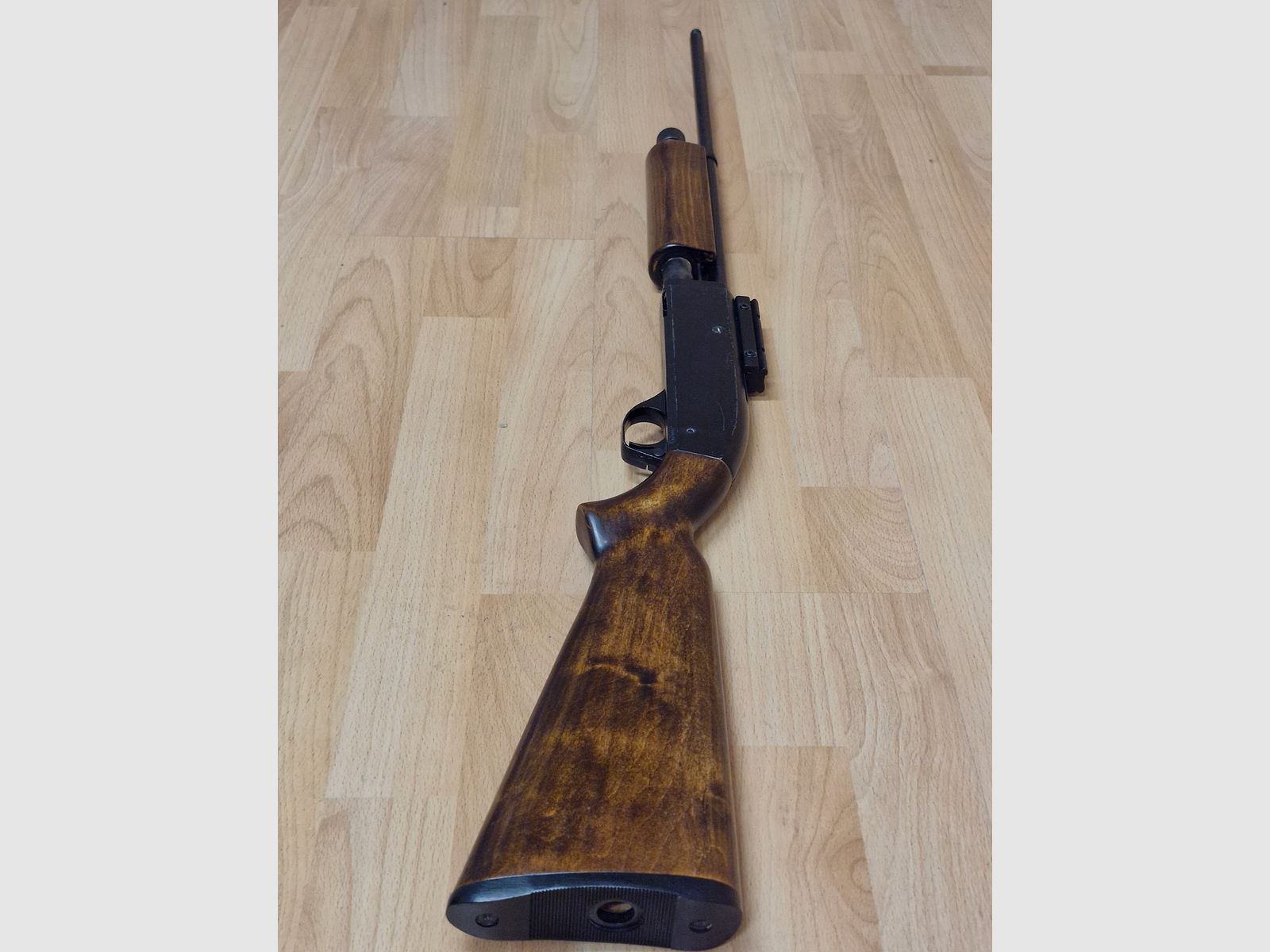 Luftgewehr Crosman 622 Pell Clip Repeater 5,5mm .22 CO2 Vorderschaftrepetierer