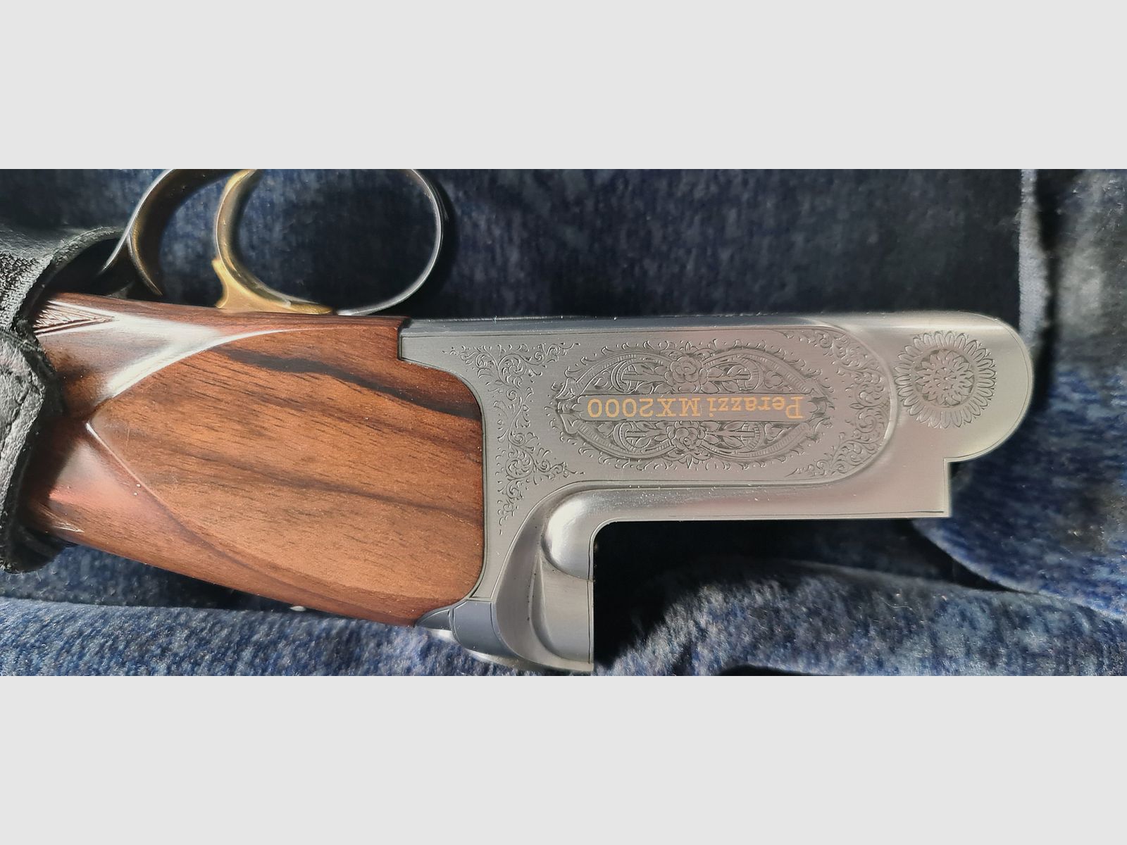 Perazzi MX 2000 con grabado