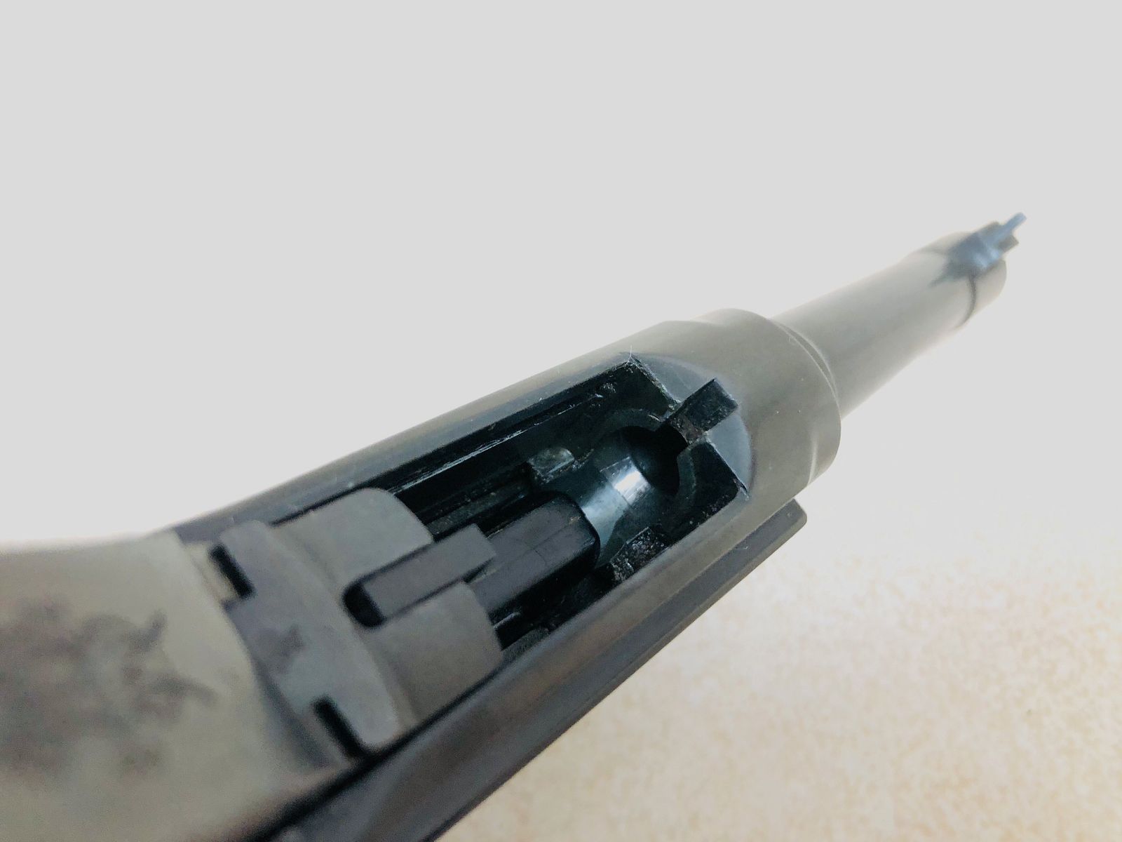 ••• Erma KGP 690 / pistola de fogueo / 8mm Knall / PTB 209 •••