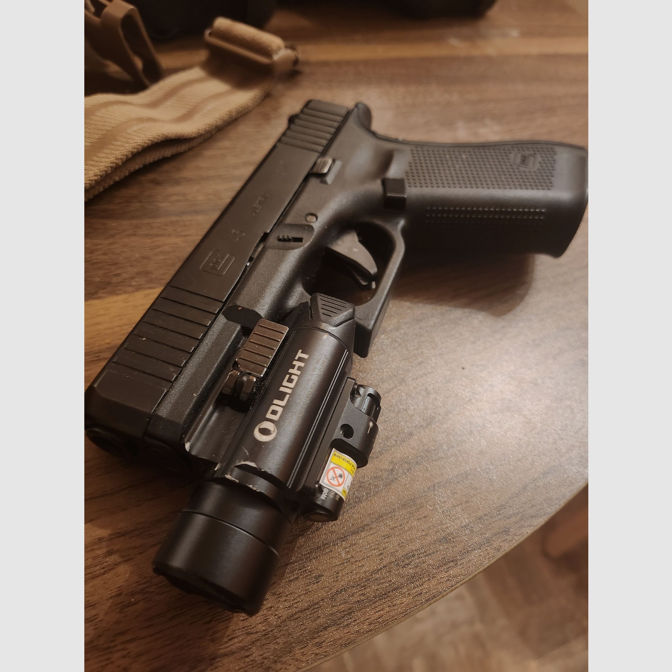 Glock 45 con accesorios