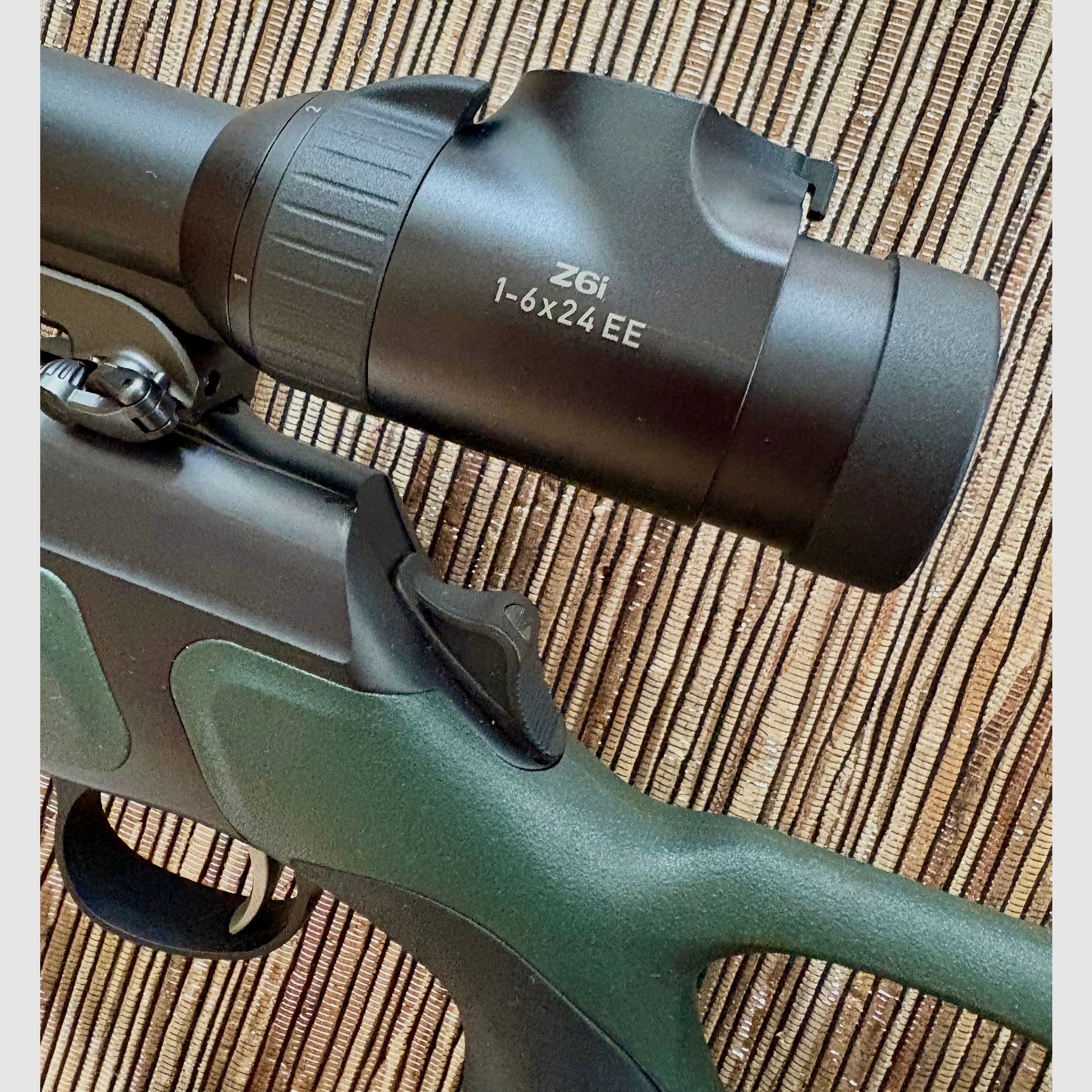 Sauer Syncro XT 303 con Swarovski Z6i 1-6 x 24 EE