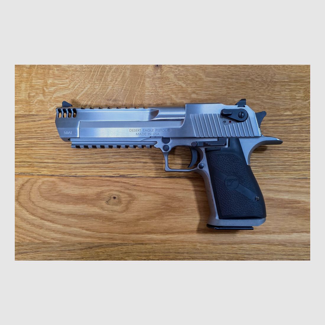 Magnum Research Inc. Desert Eagle