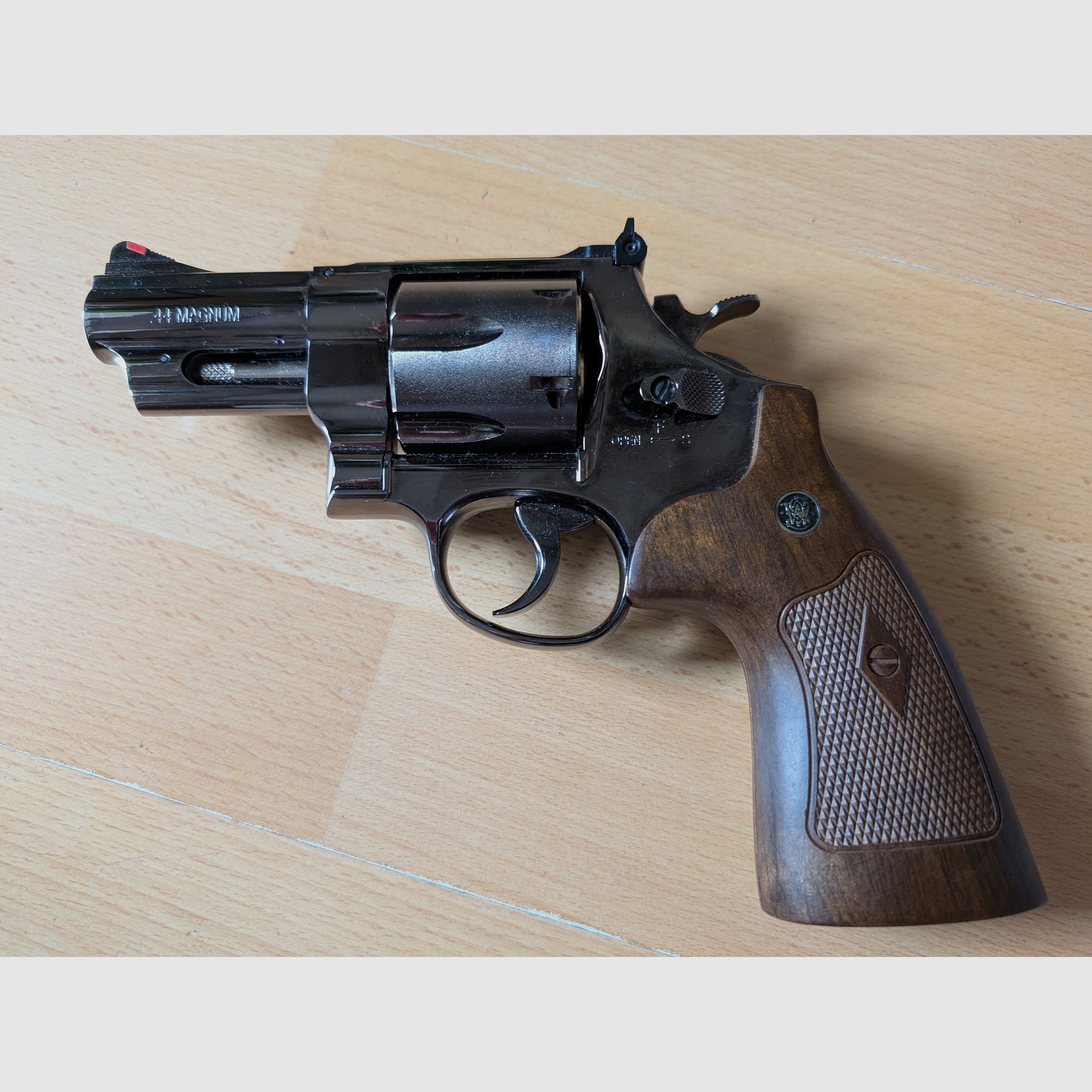 Smith & Wesson M 29 Revolver/  44 Magnum  CO 2 /  4,5 mm BB - Vrij vanaf 18