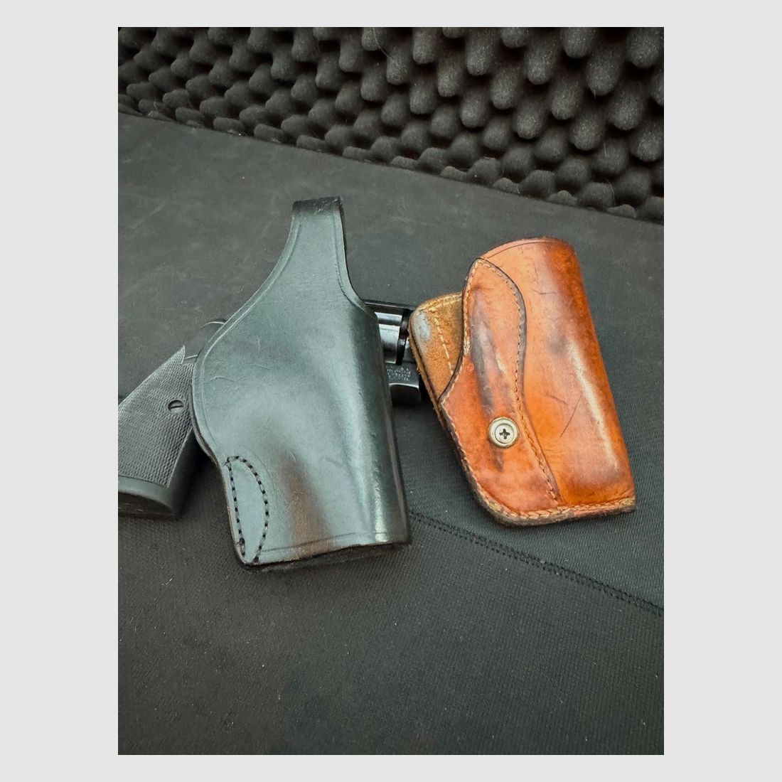Schnellziehholster Gürtelholster Set, Revolver (?), Brian C Foster und VIKING, Markenholster