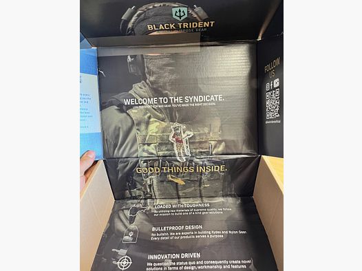 Schwarzer Dreizack-Halter+Kampfgürtel