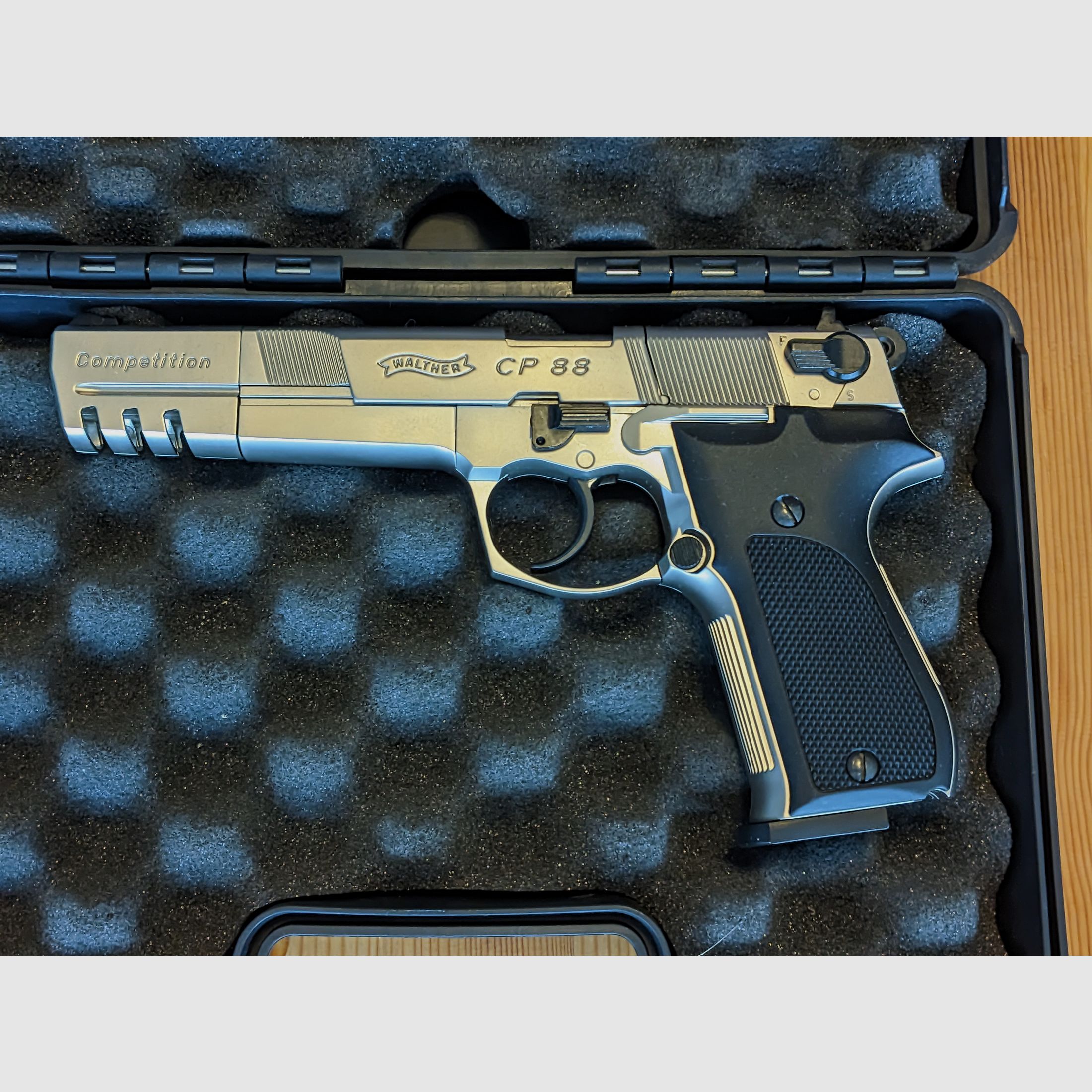 Walther CP88 Compétition, nickelé. Inclus : beaucoup d'accessoires !