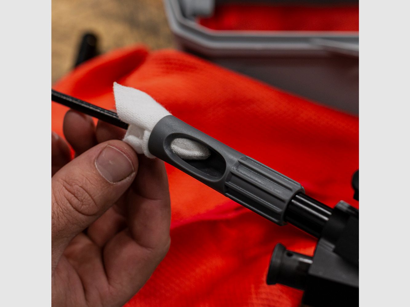 Guida universale per canne Shooter's Choice con porta solvente e colletto MSR/AR (SHF-BG-U)