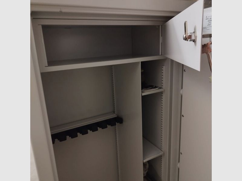 Stahlschrank
