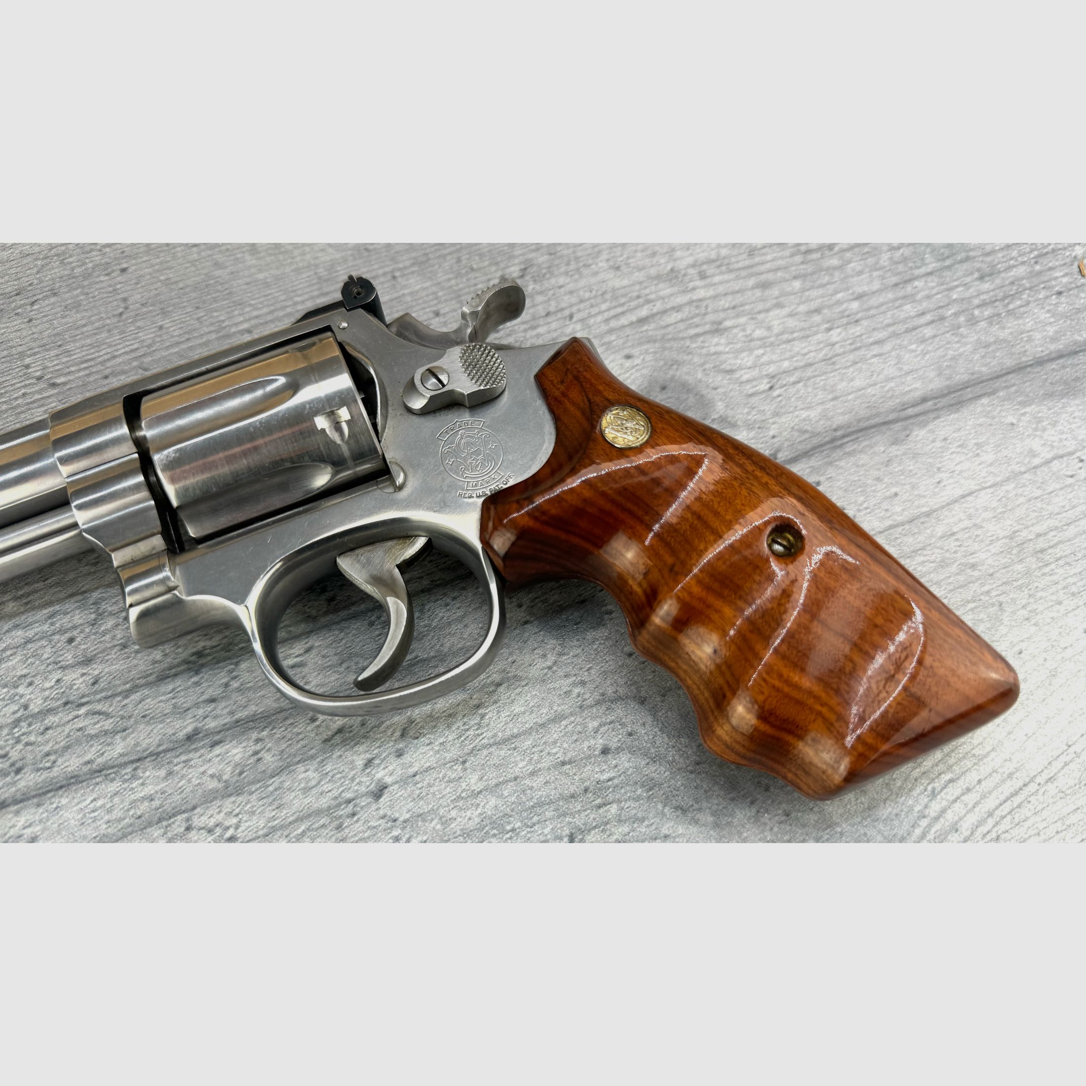 Smith & Wesson Mod. 617-1 Target Champion .22 l.r. Holzgriffschalen