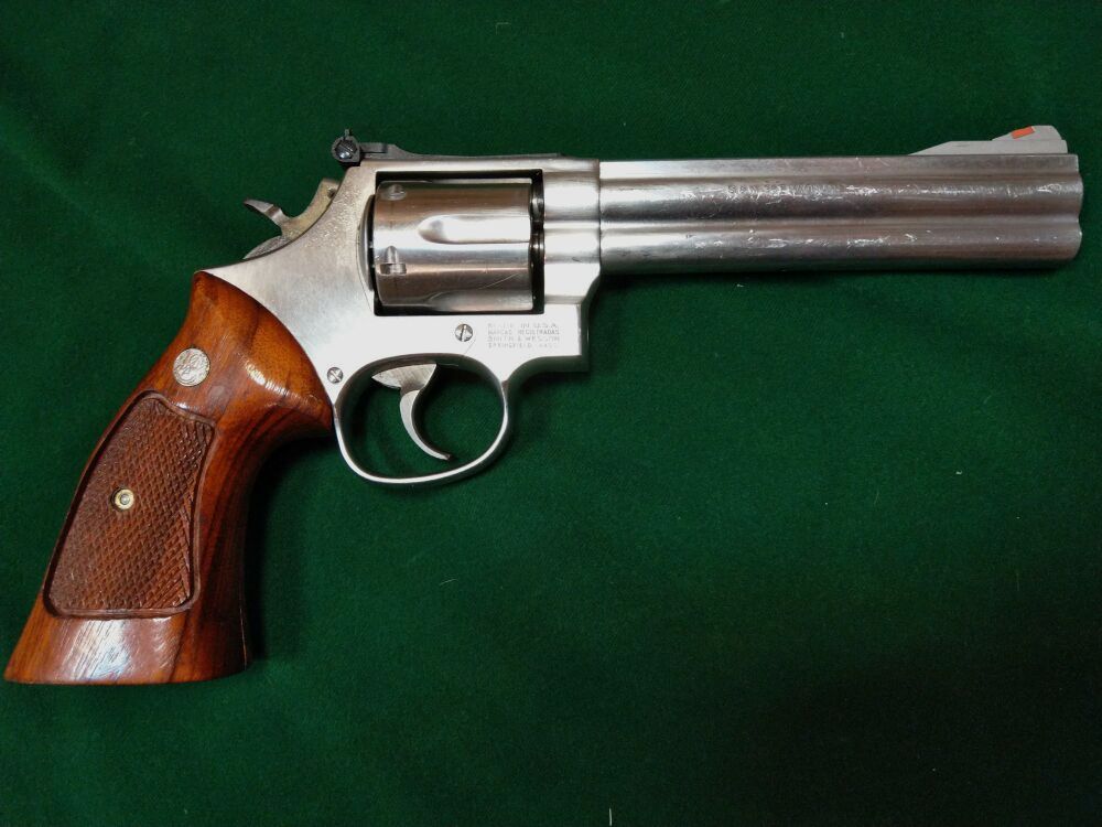 Smith & Wesson	 686-4