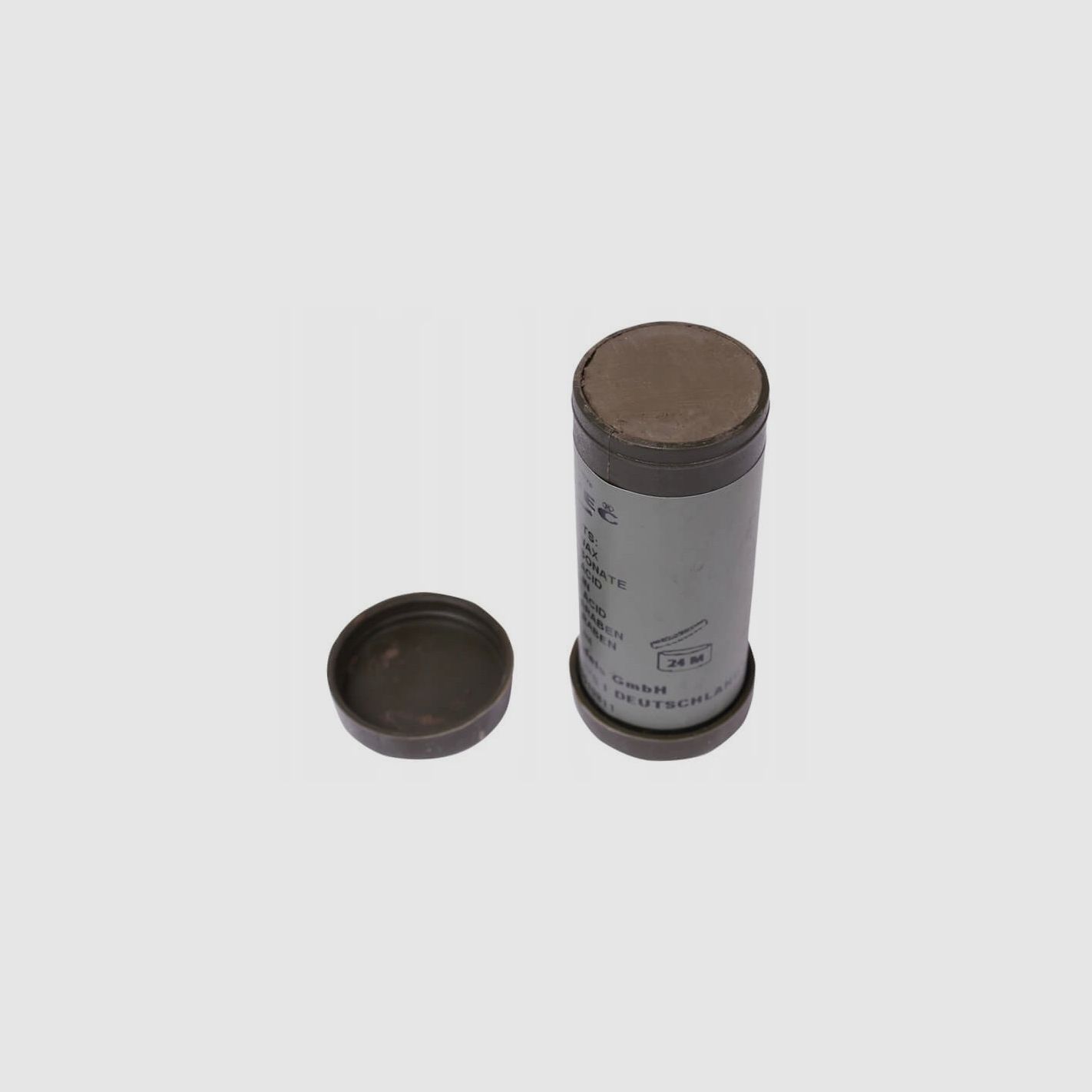 Mil-Tec camouflage cream for face, two-color camouflage stick 55 g light green and dark green, image 2 of 3