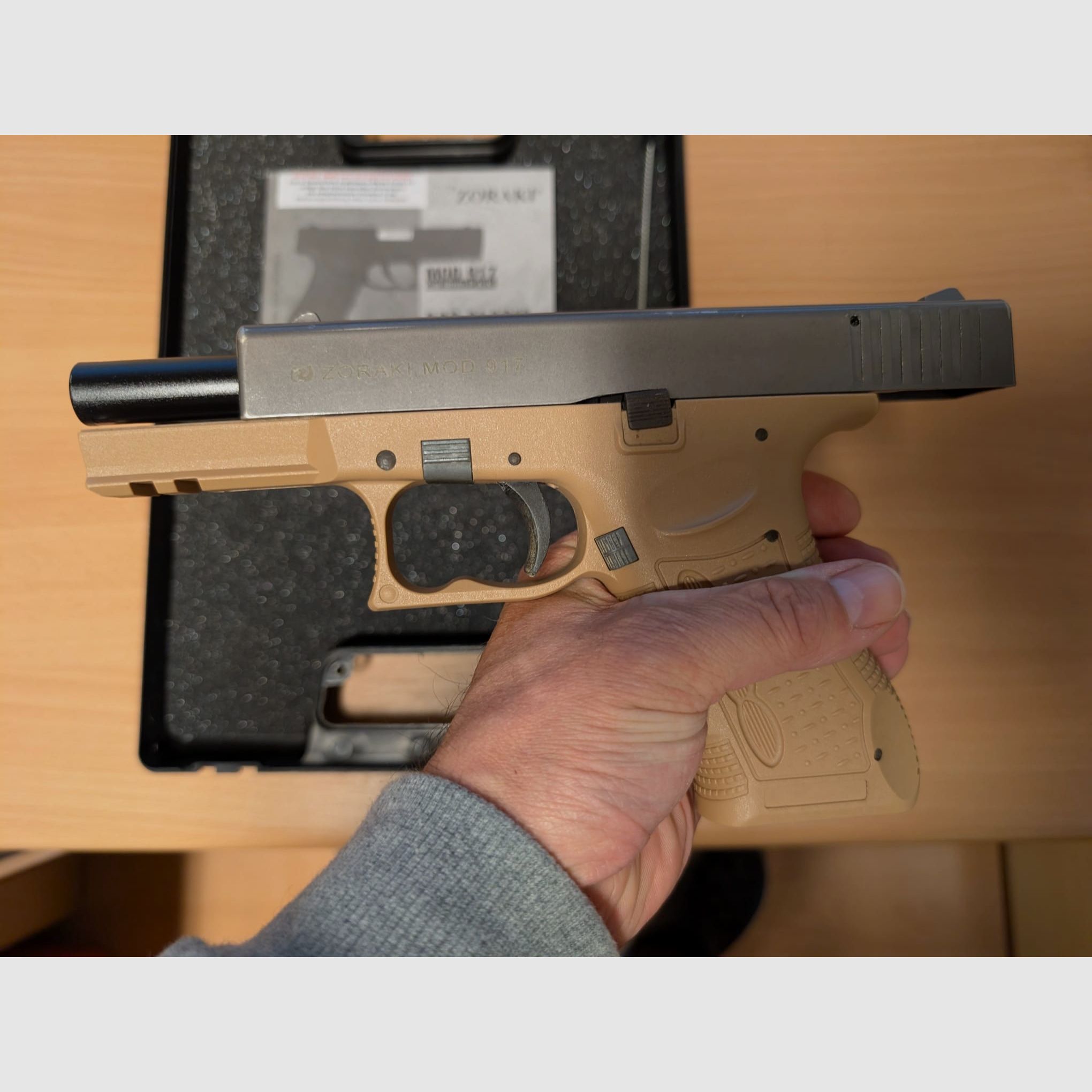 Zoraki 917  /   9mm P.A.K.   /  Woestijn tan / Titanschlitten  /gebruikte staat