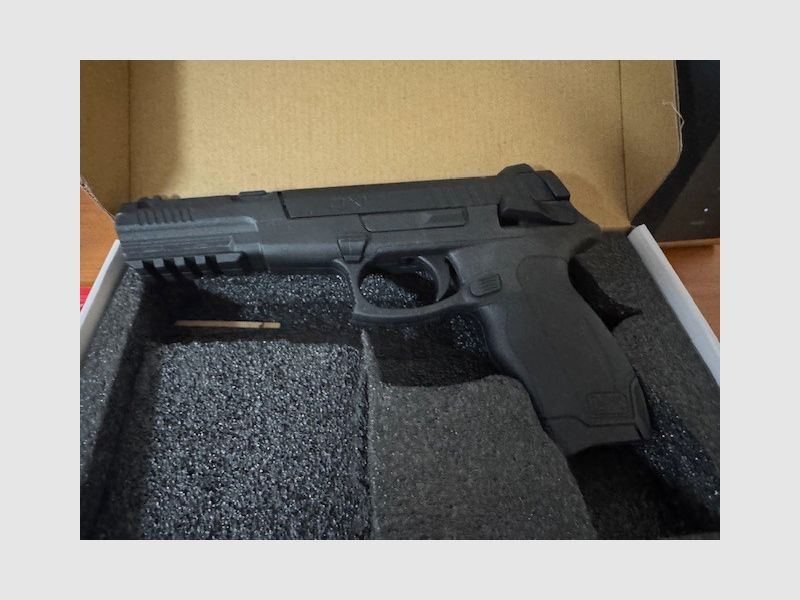 Umarex DX17 Luftpistole mit viel Zubehör
