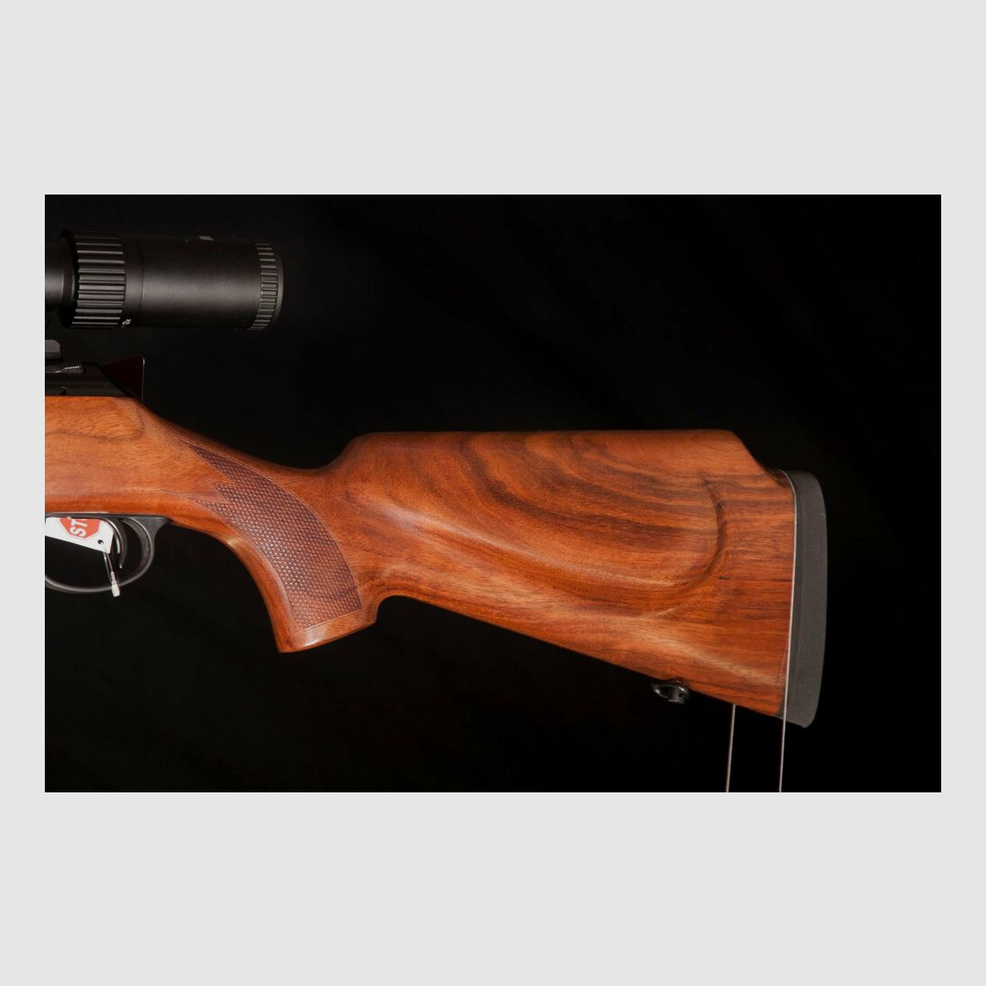 Kompletny zestaw młodego myśliwego z karabinem powtarzalnym z lunetą luksusową, drewno Haenel Jäger 10 Timber Edition, montaż Dentler