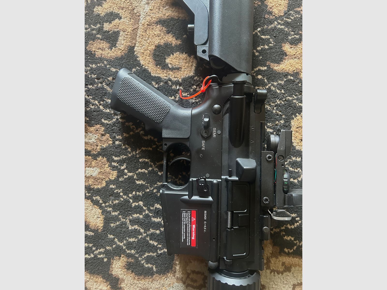 E&C M4 SOPMOD SD -GEN.4- (EFCS, MOSFET, KURZER HUB, AMBIDEXTROUS, GESCHWINDIGKEITSABZUG, PRO HOPUP) AEG MIT METALLGEHÄUSE & BURST MODUS < 0,5 J.