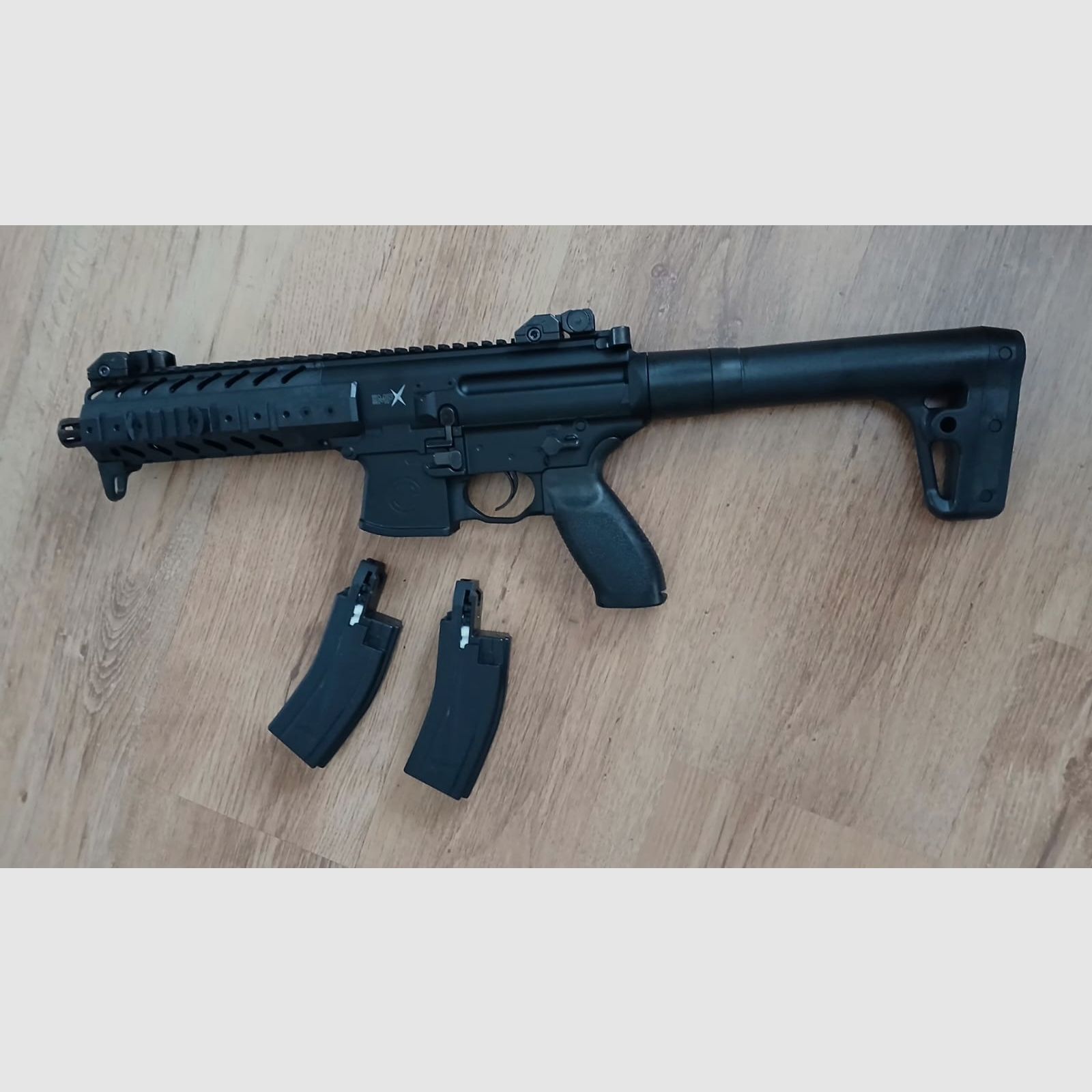 SIG SAUER MPX GEN2 Co2-Gewehr Schwarz 4,5 mm Diabolo (P18) + Ersatzmagazin