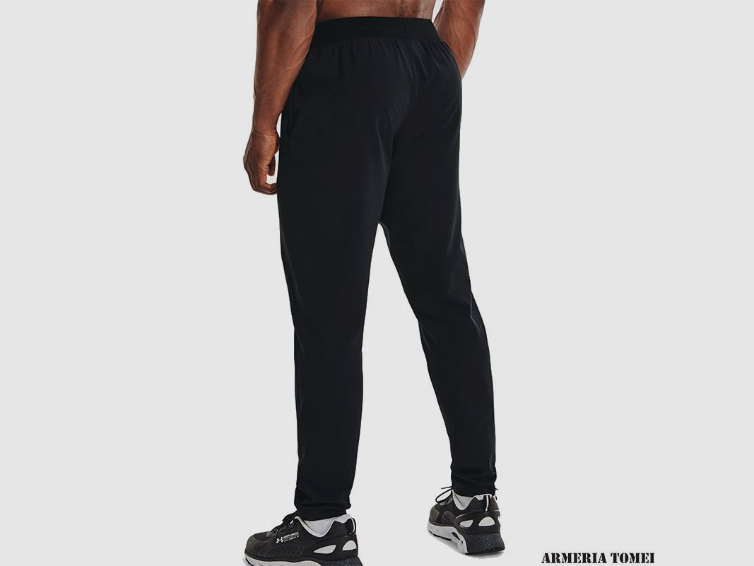 BROEKEN – UNDER ARMOUR – HEREN – UNSTOPPABLE TAPERED PANTS Zwart / Pitch Gray – 001, afbeelding 6 van 6
