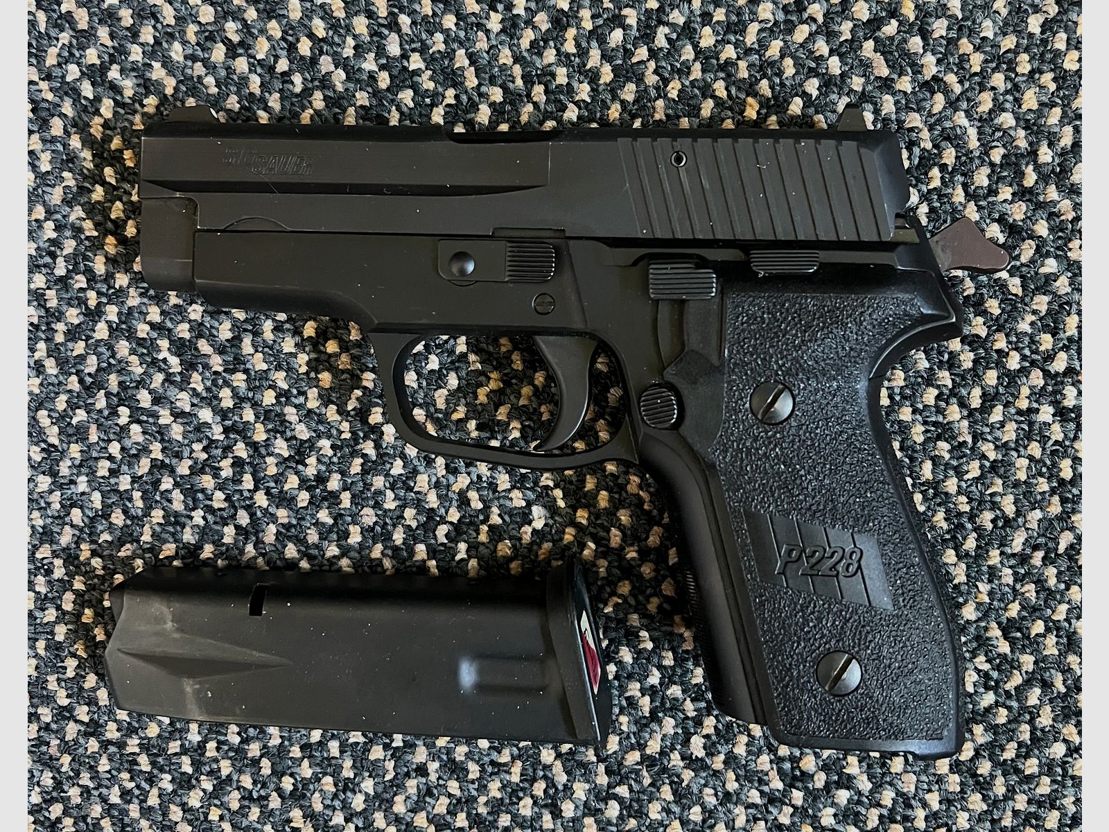 SIG Sauer P226, P228 P230 Verkauf von Dienstwaffen aus Nachlass, SIG Sauer