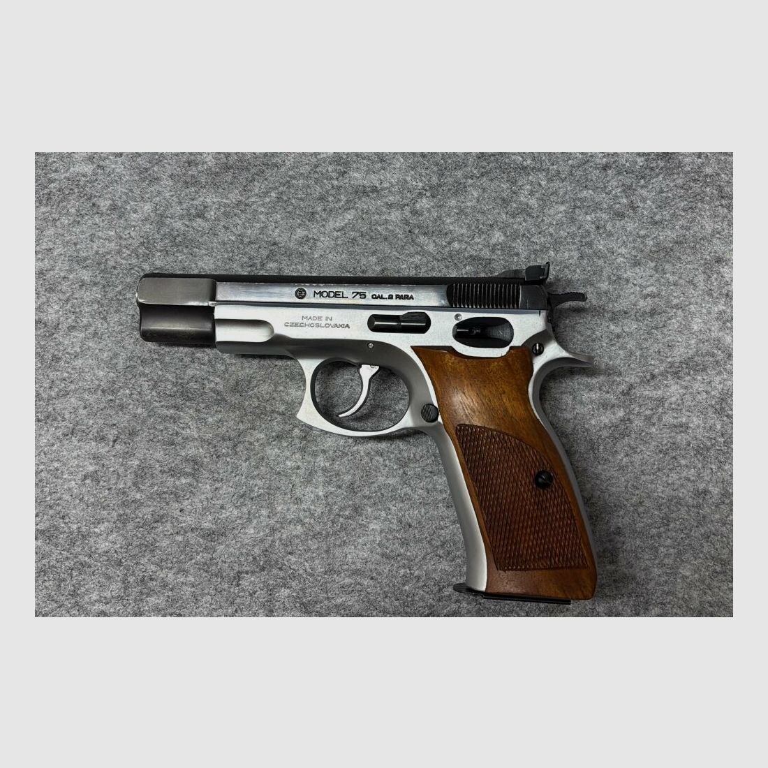 CZ Uhersky Brod 75 9mmLuger, Bild 2 von 3