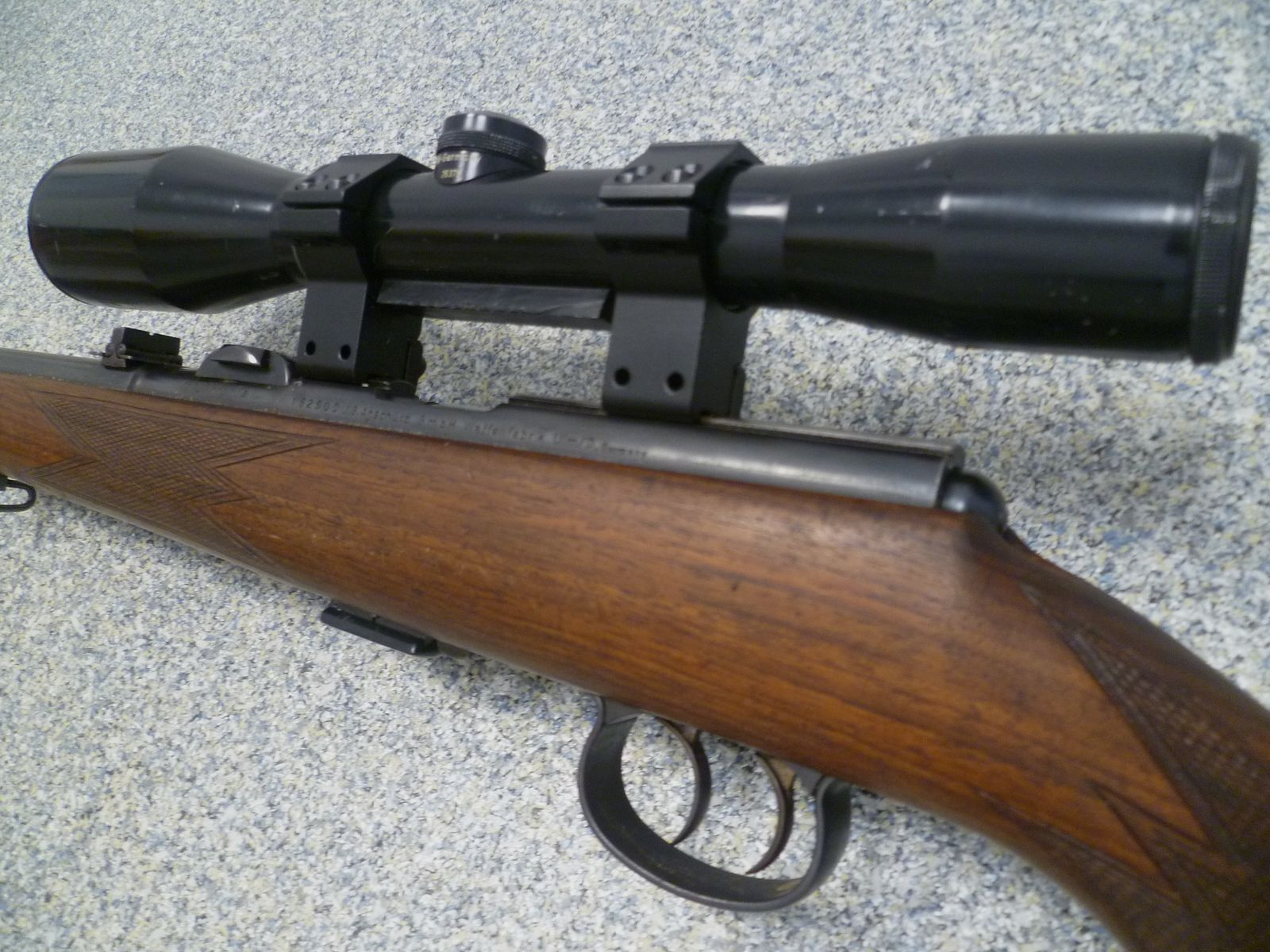 Repetierbüchse Anschütz 1417 .22lr.