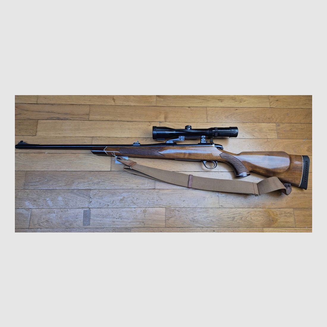 Sehr schöne BSA Jagdgewehr Modell CF2 — Kal. 300 Win Mag — Magazin 3 Schuss +1 — Holz von hoher Qualität in Grad V — Schmidt & Bender 1.5-6x Zielfernrohr — Exzellente Mechanik — Spiegel-Lauf — Eines der besten Jagdgewehre, die aus den Werkstätten der „Großen Epoche“ britischer Herkunft stammen — TBE/TBE+, Bild 30 von 39