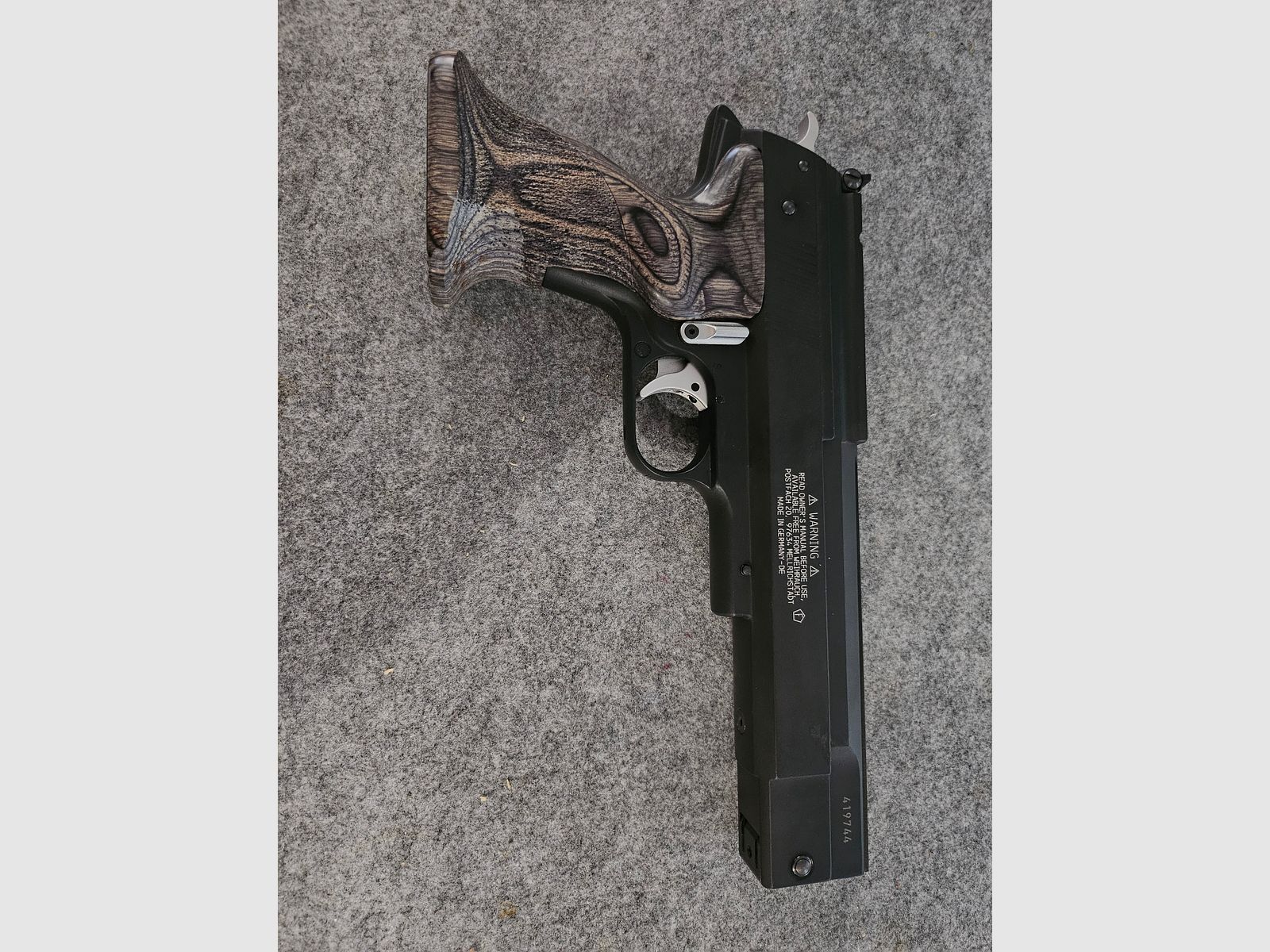 <p>Revolver de aire HW 45</p>